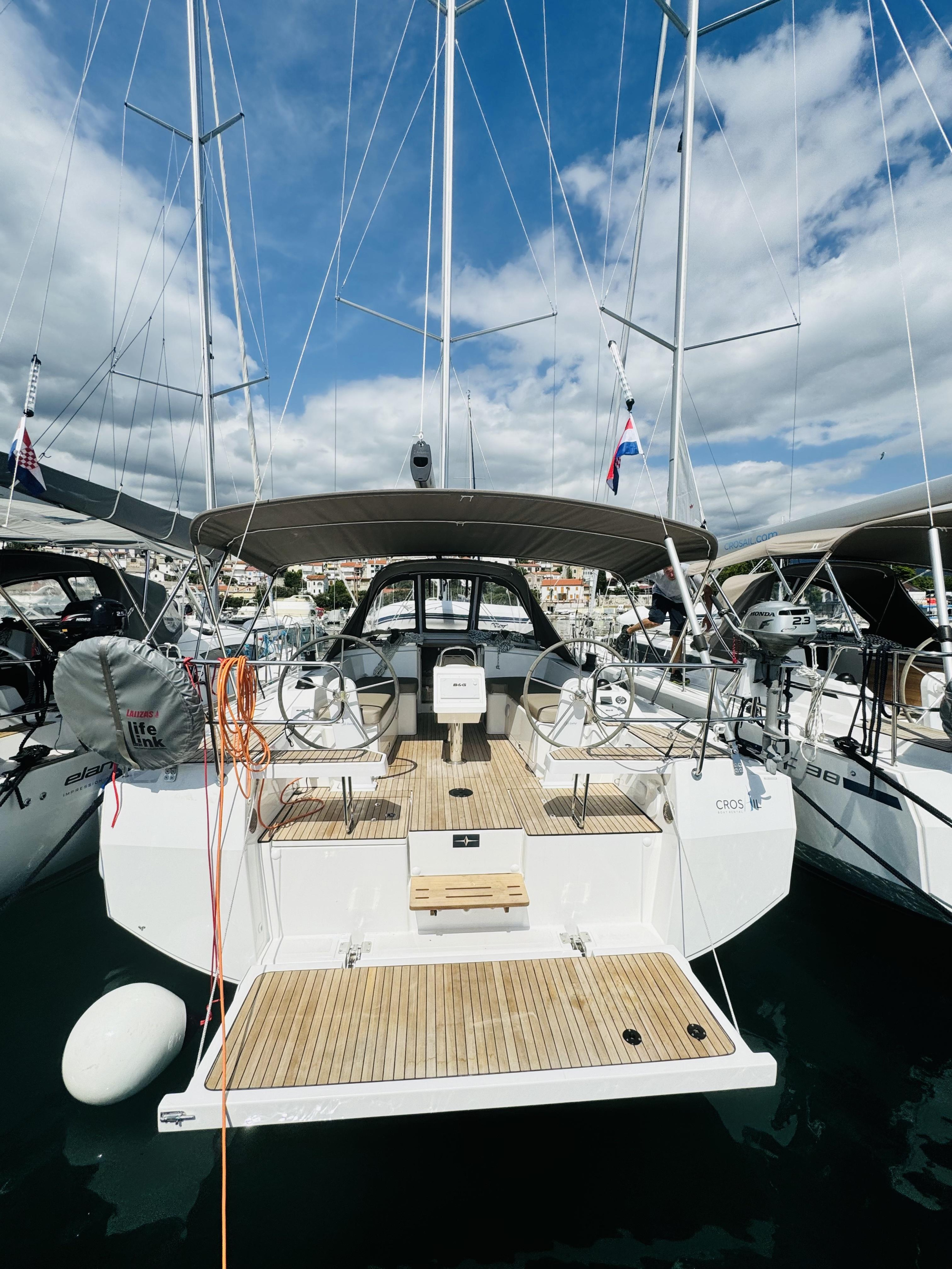 Bavaria C38 — photo 18