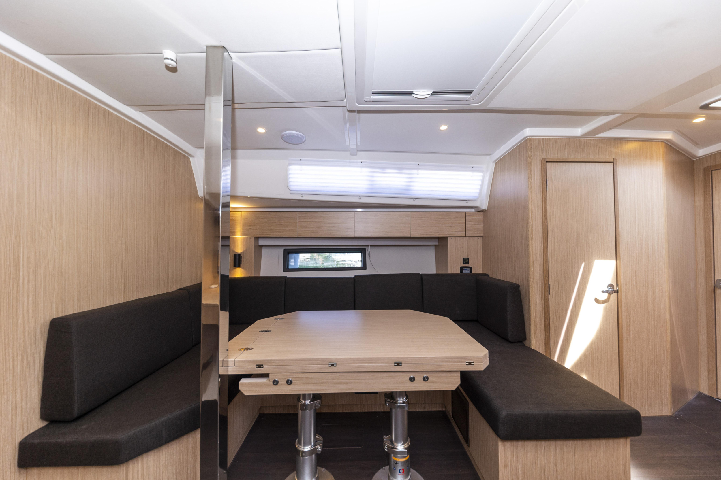 Bavaria C42 — photo 5