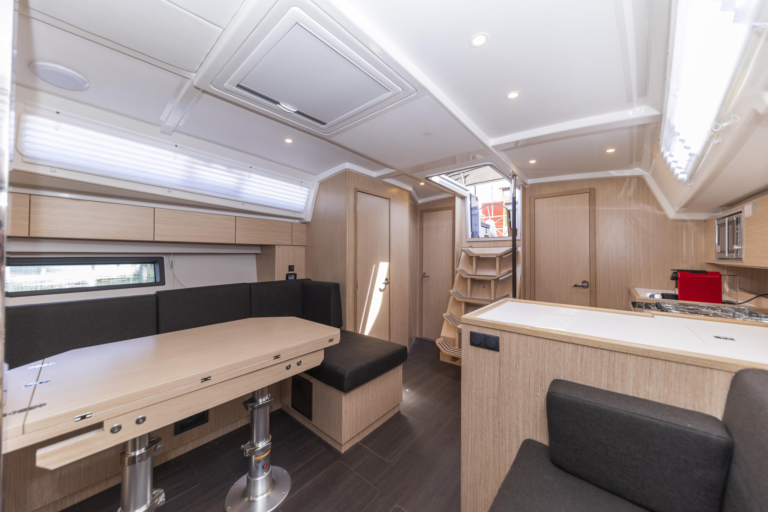 Bavaria C42 — photo 25