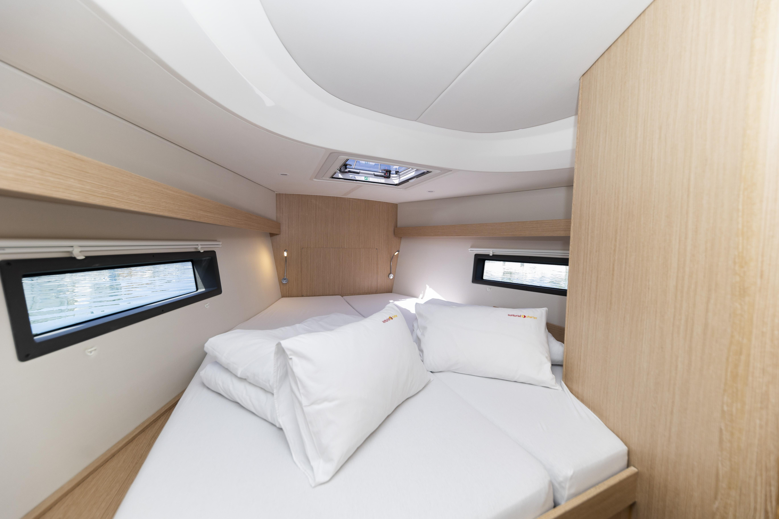 Bavaria C42 — photo 18