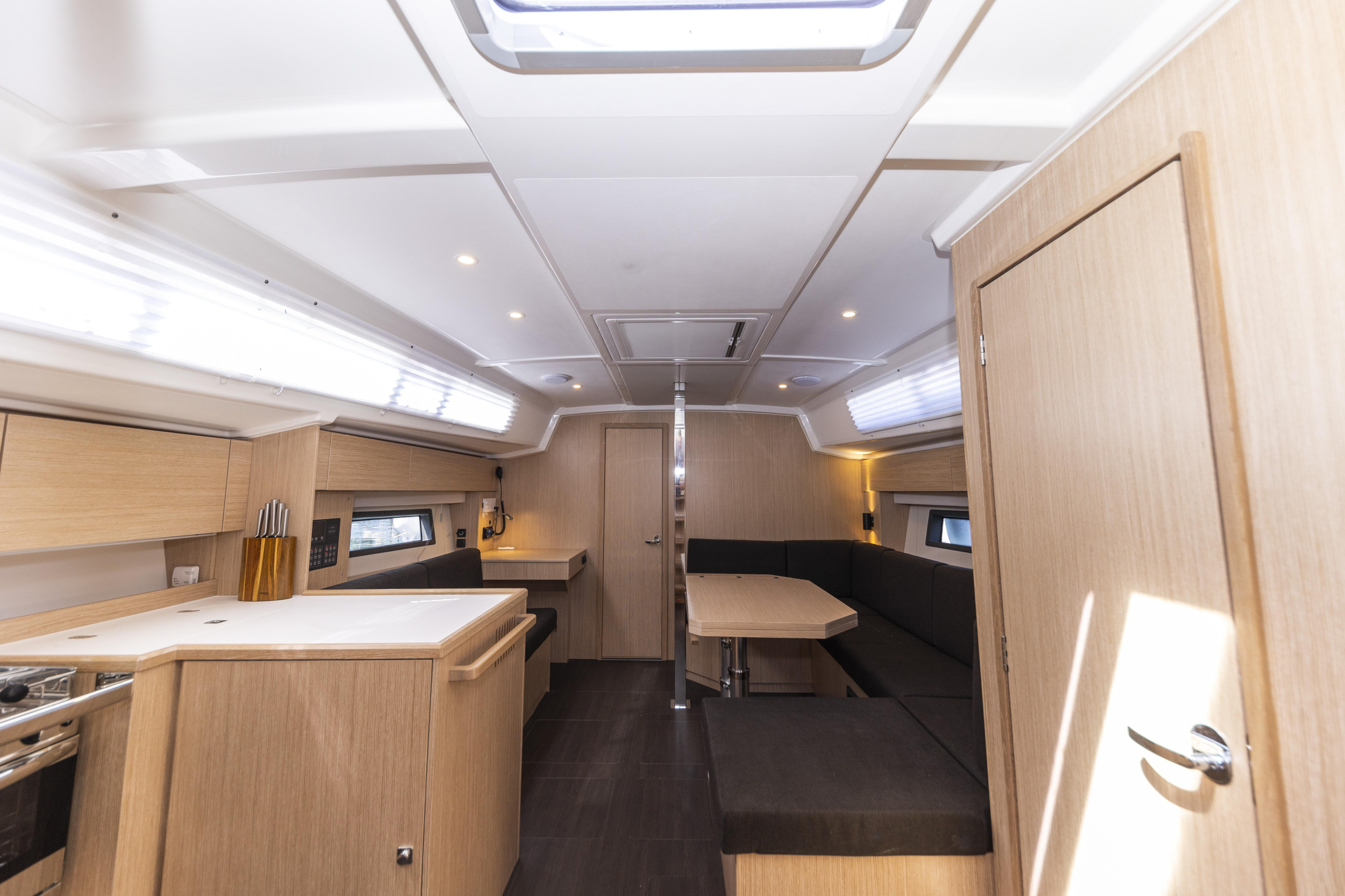 Bavaria C42 — photo 21