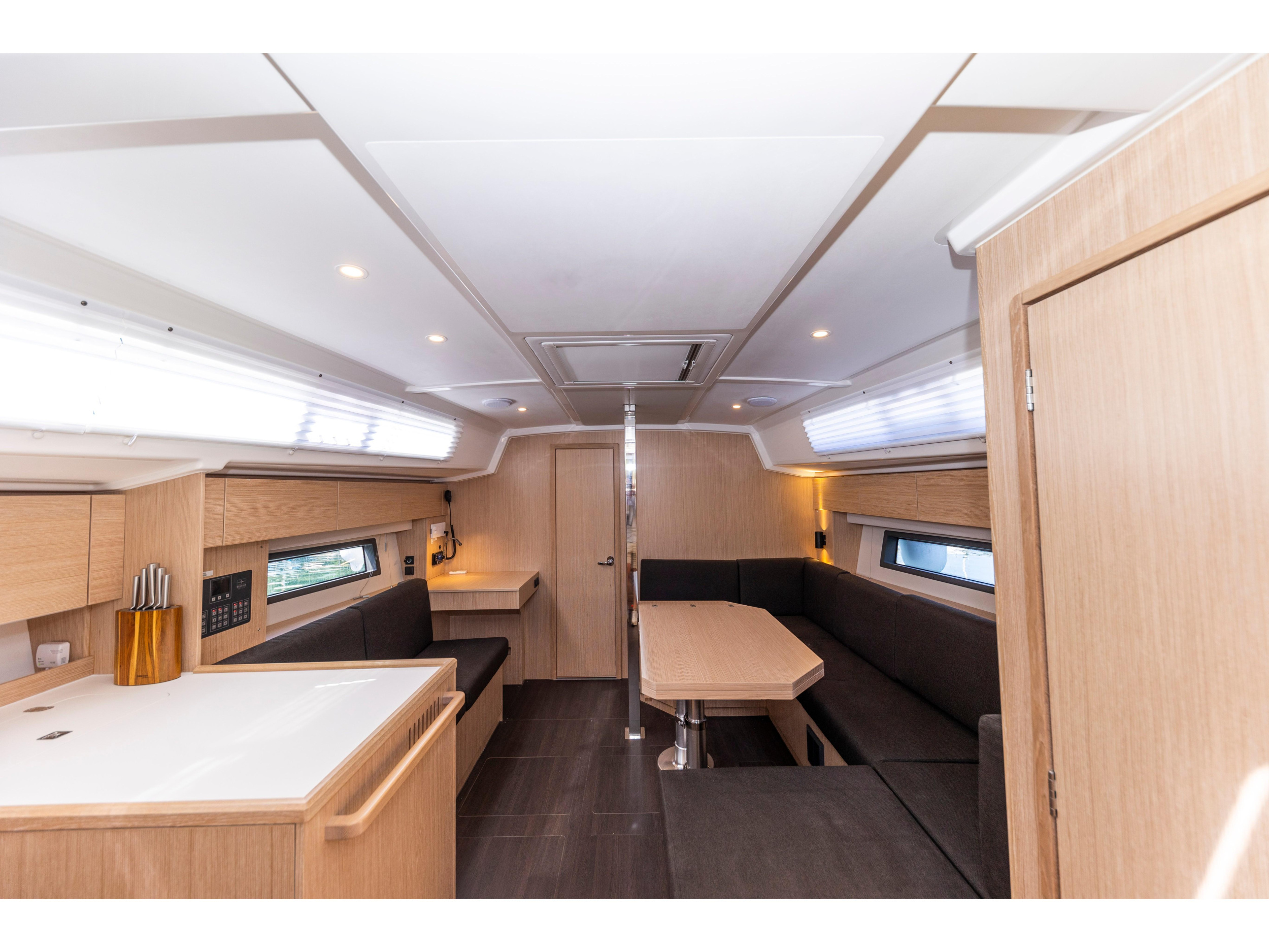 Bavaria C42 — photo 20