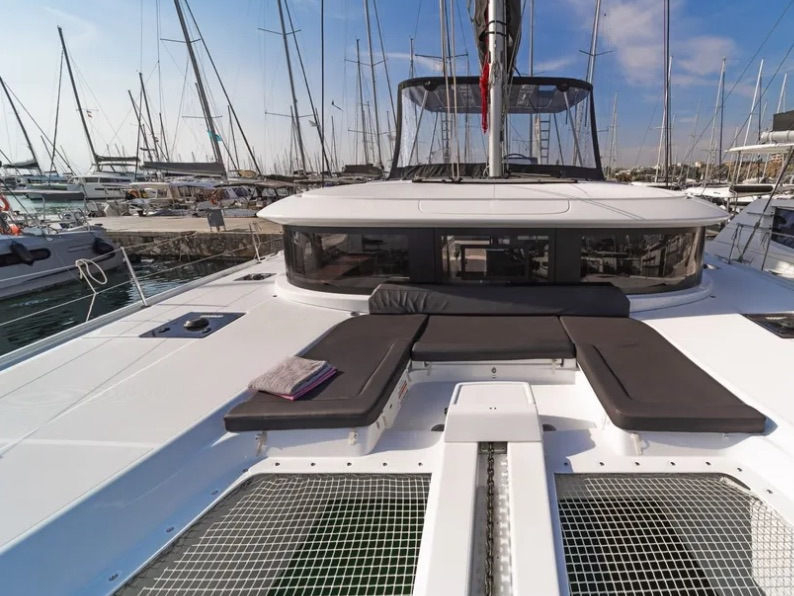 Lagoon 46 — photo 1