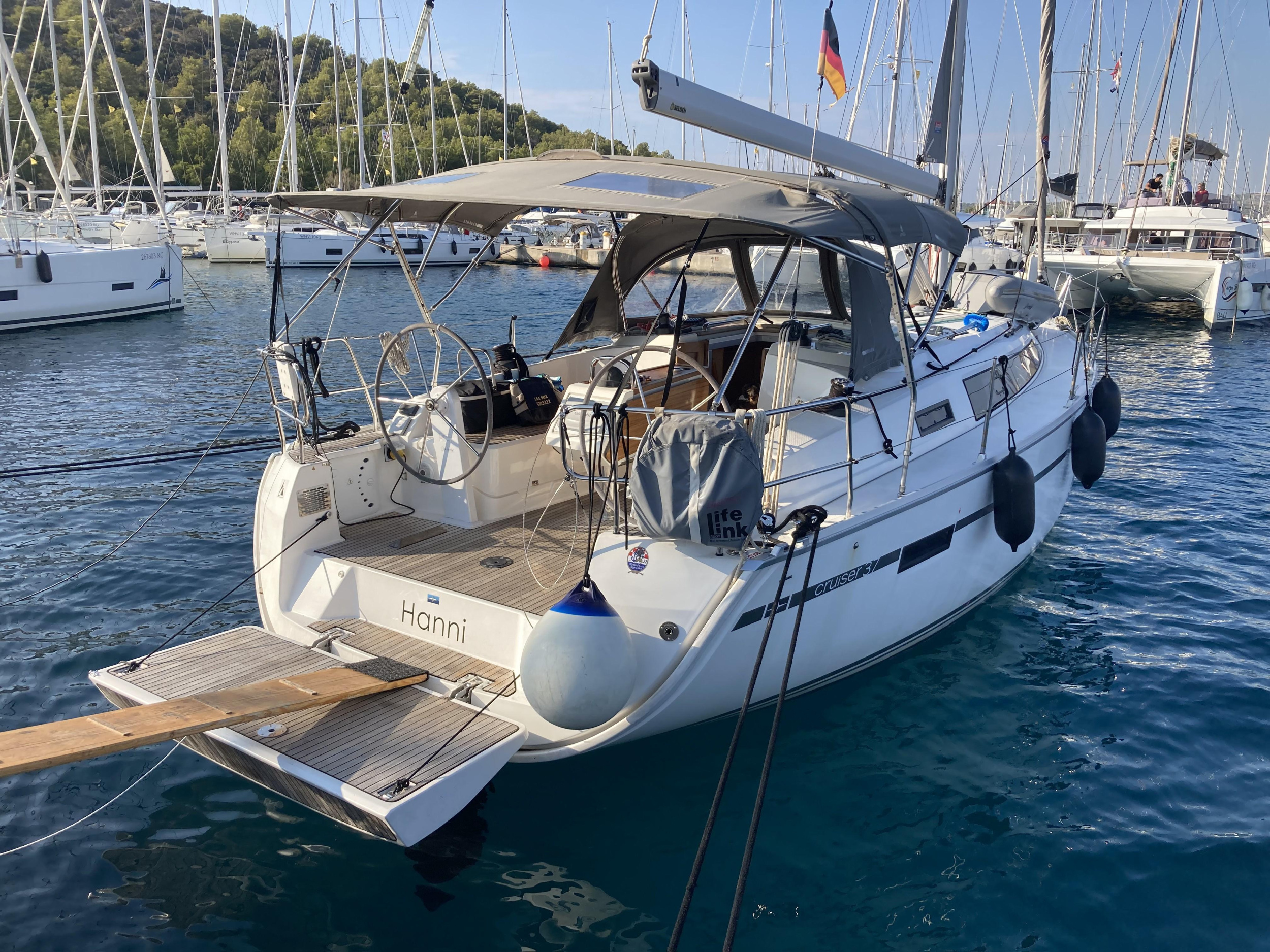 Bavaria 37 Cruiser — photo 2