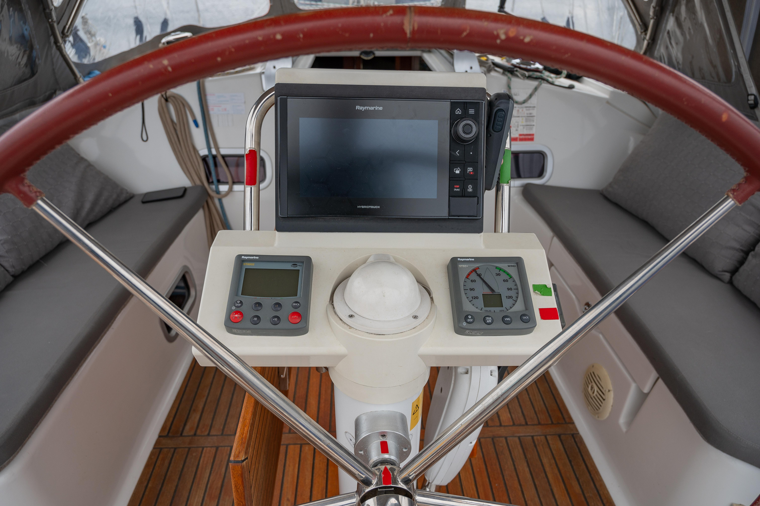 Beneteau Oceanis 37 — photo 18