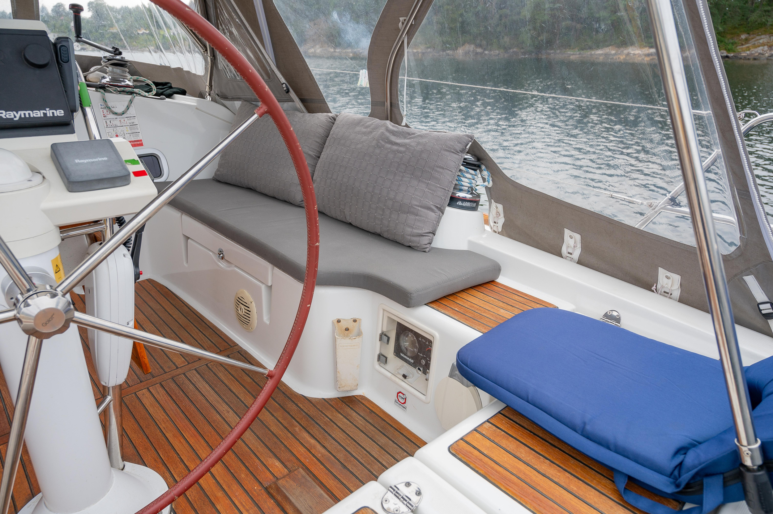 Beneteau Oceanis 37 — photo 33