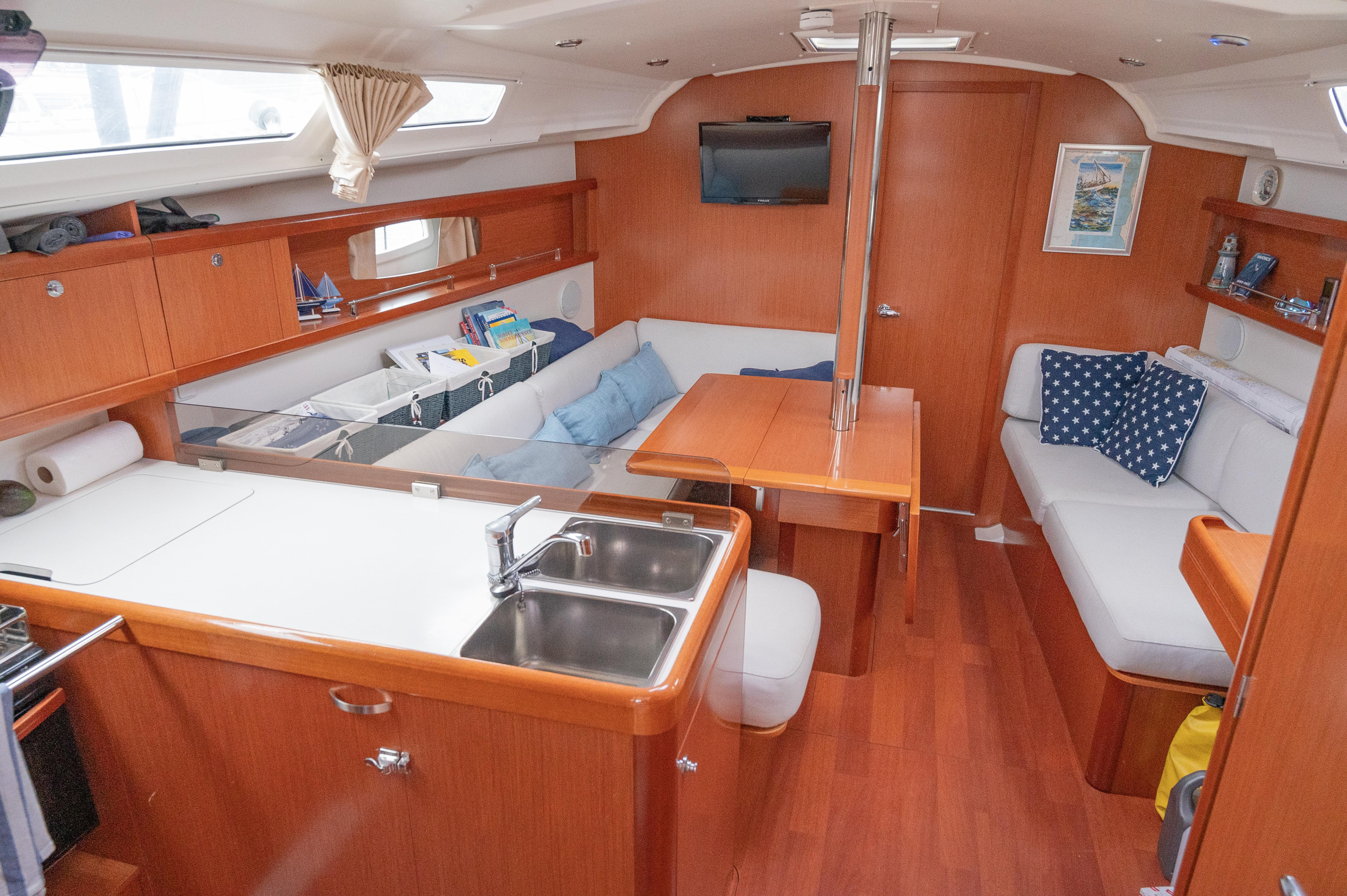 Beneteau Oceanis 37 — photo 35