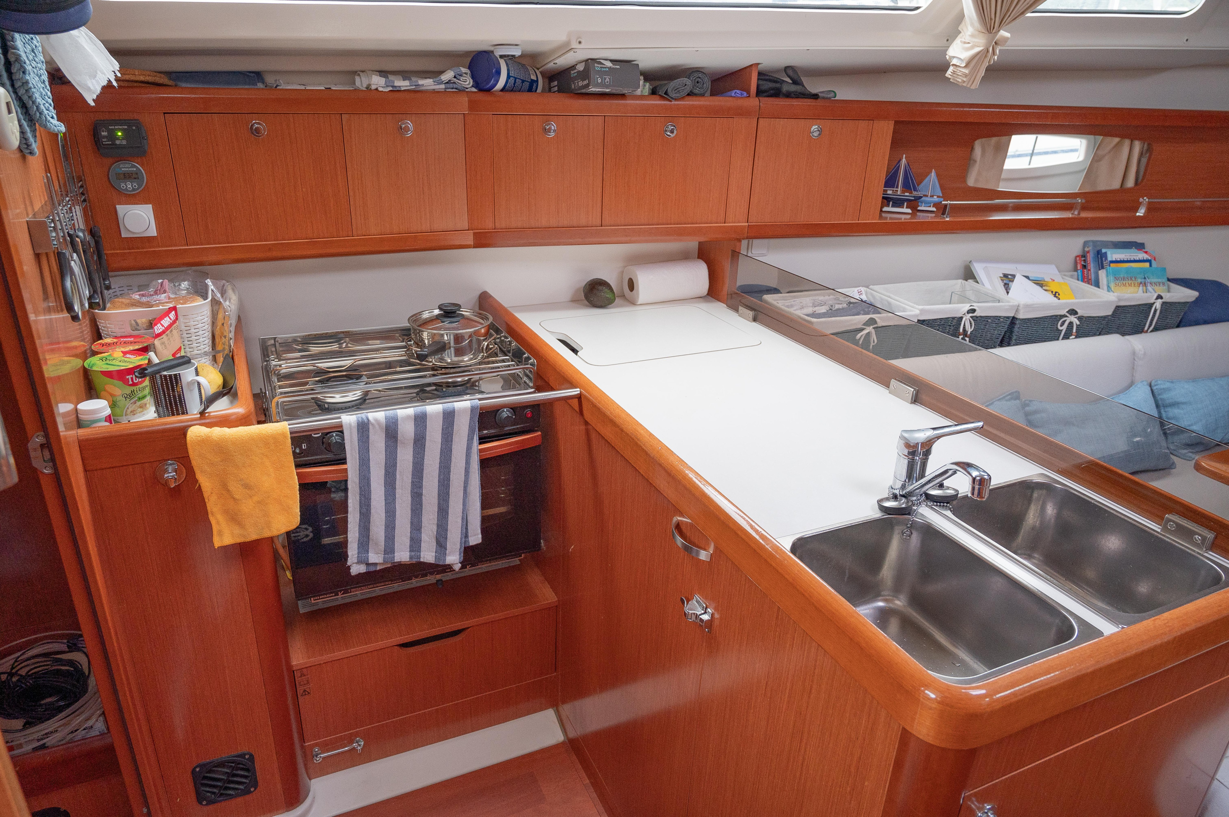 Beneteau Oceanis 37 — photo 26