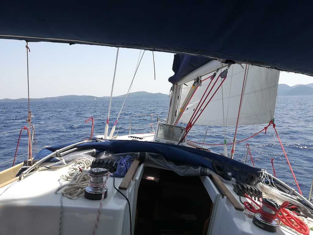 Sun Odyssey 37 — photo 3