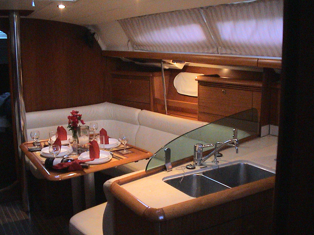 Sun Odyssey 37 — photo 8
