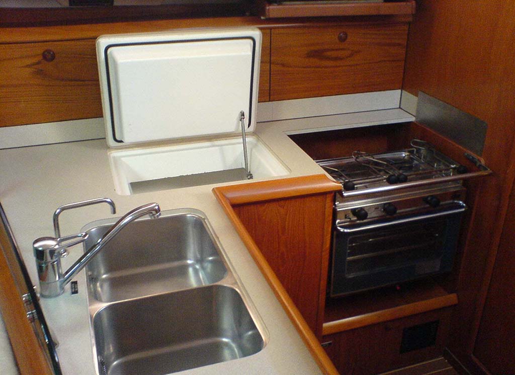 Sun Odyssey 37 — photo 14