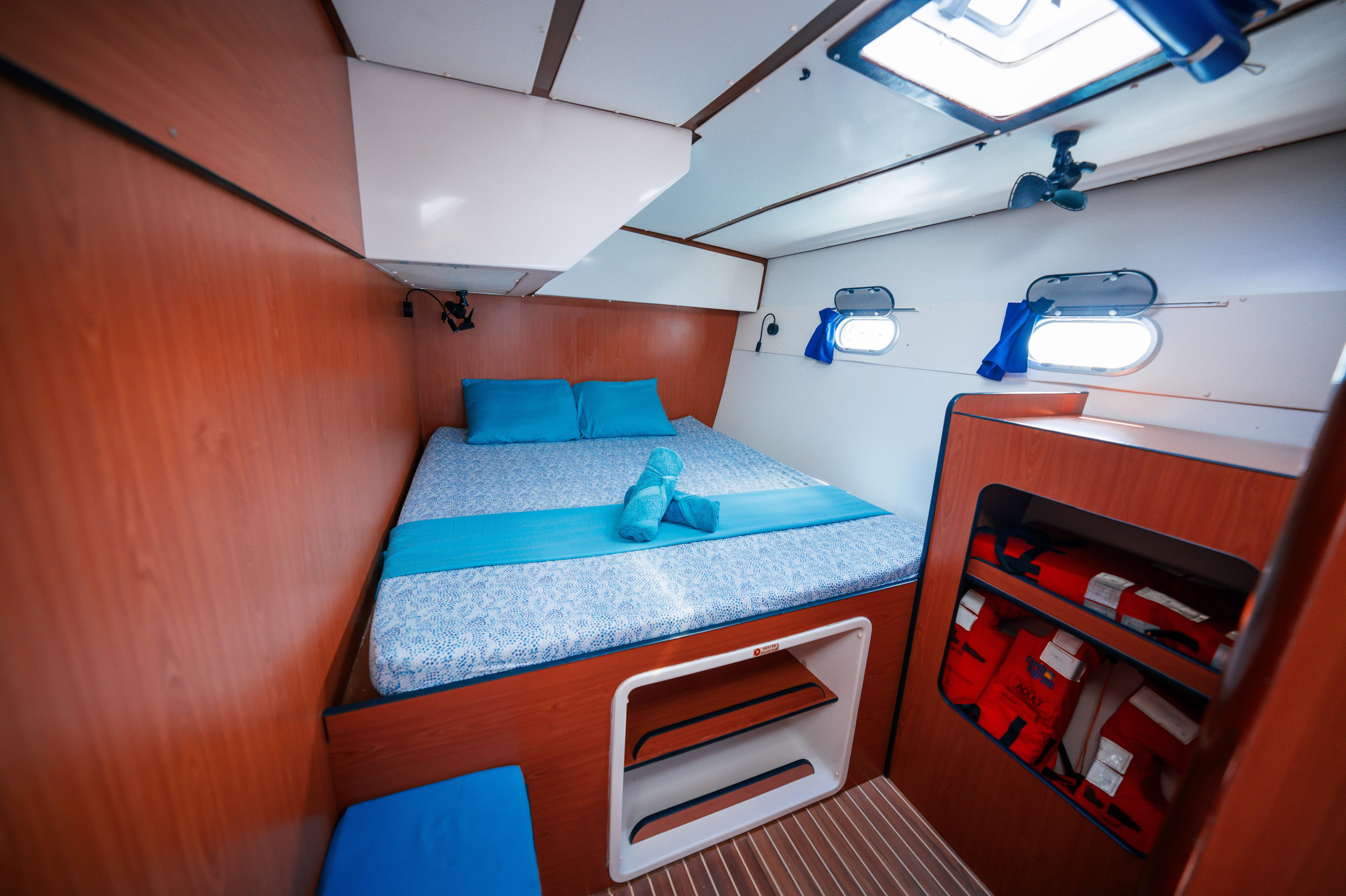 Lagoon Switch 570 — photo 16