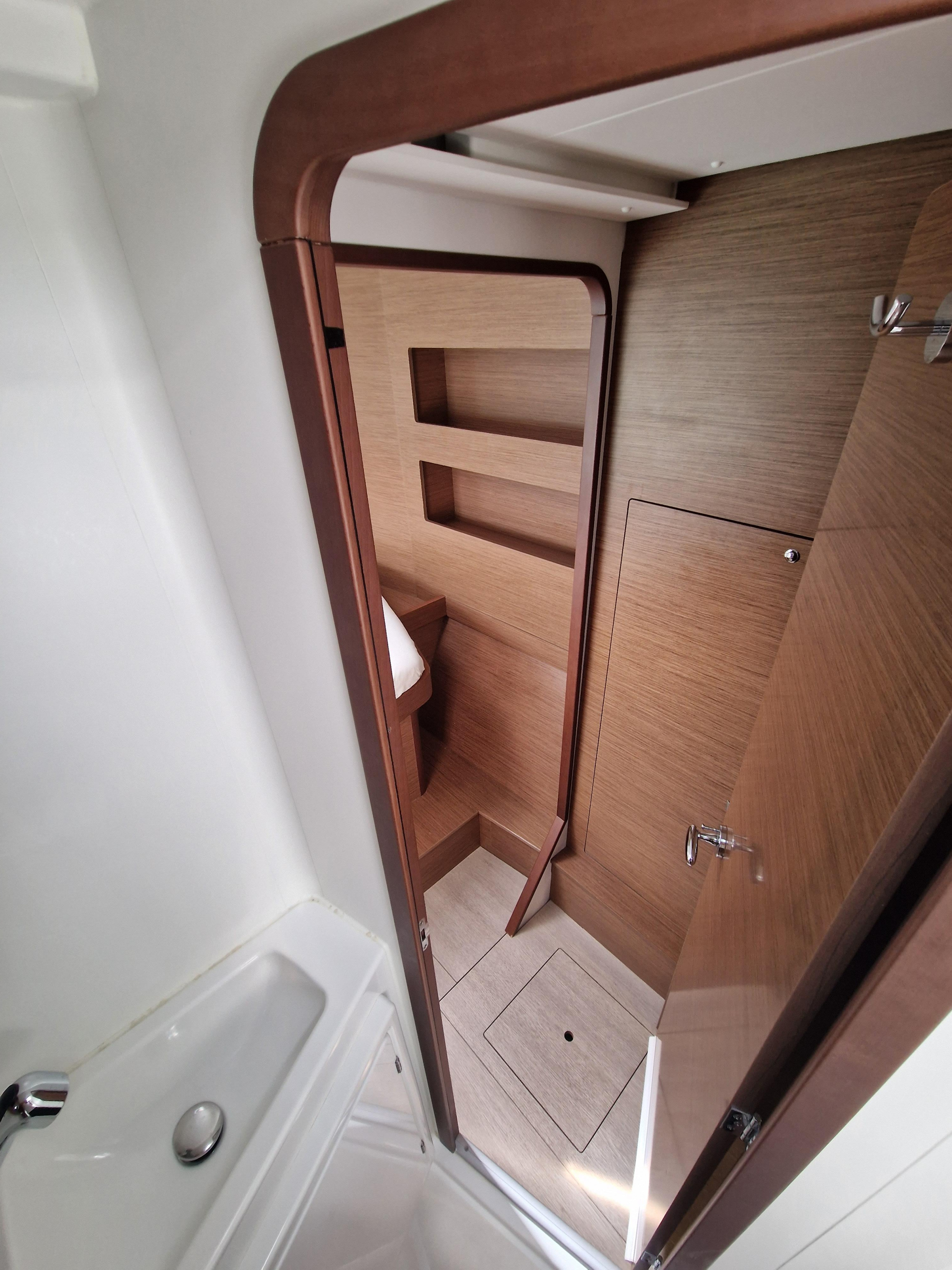 Lagoon 42 — photo 10