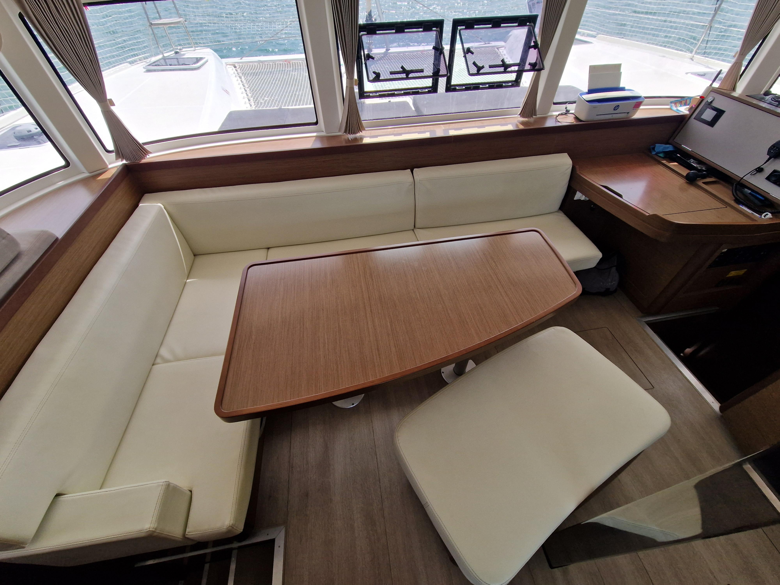 Lagoon 42 — photo 12