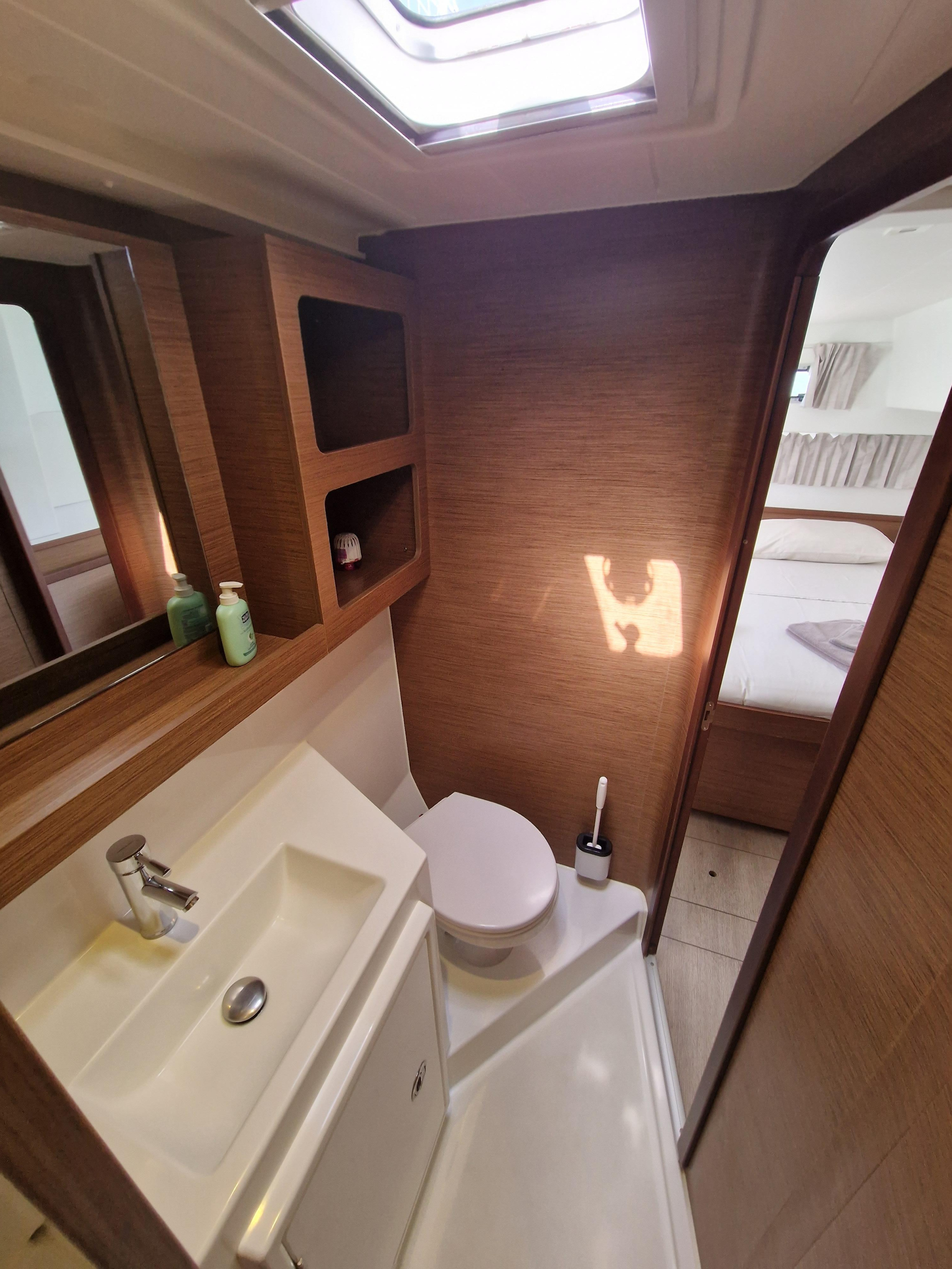 Lagoon 42 — photo 19