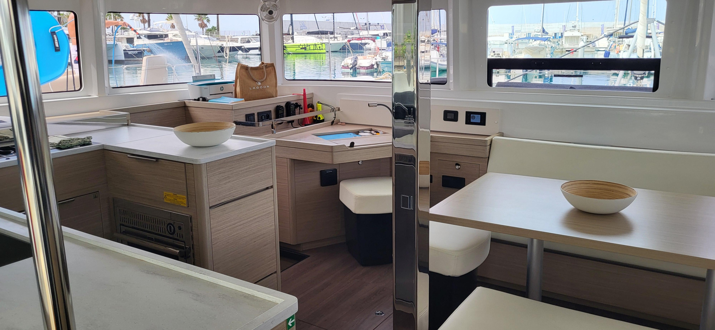 Lagoon 46 — photo 32