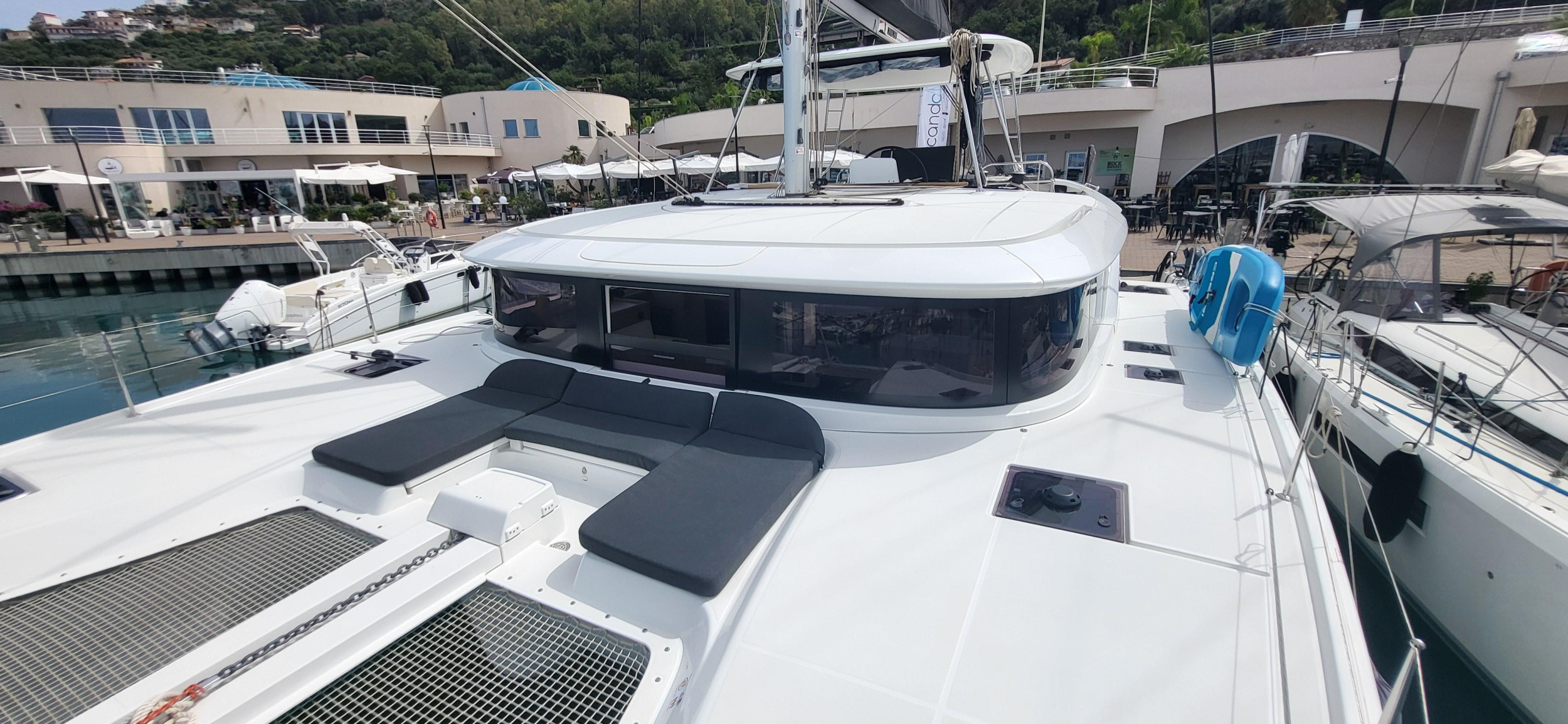 Lagoon 46 — photo 2