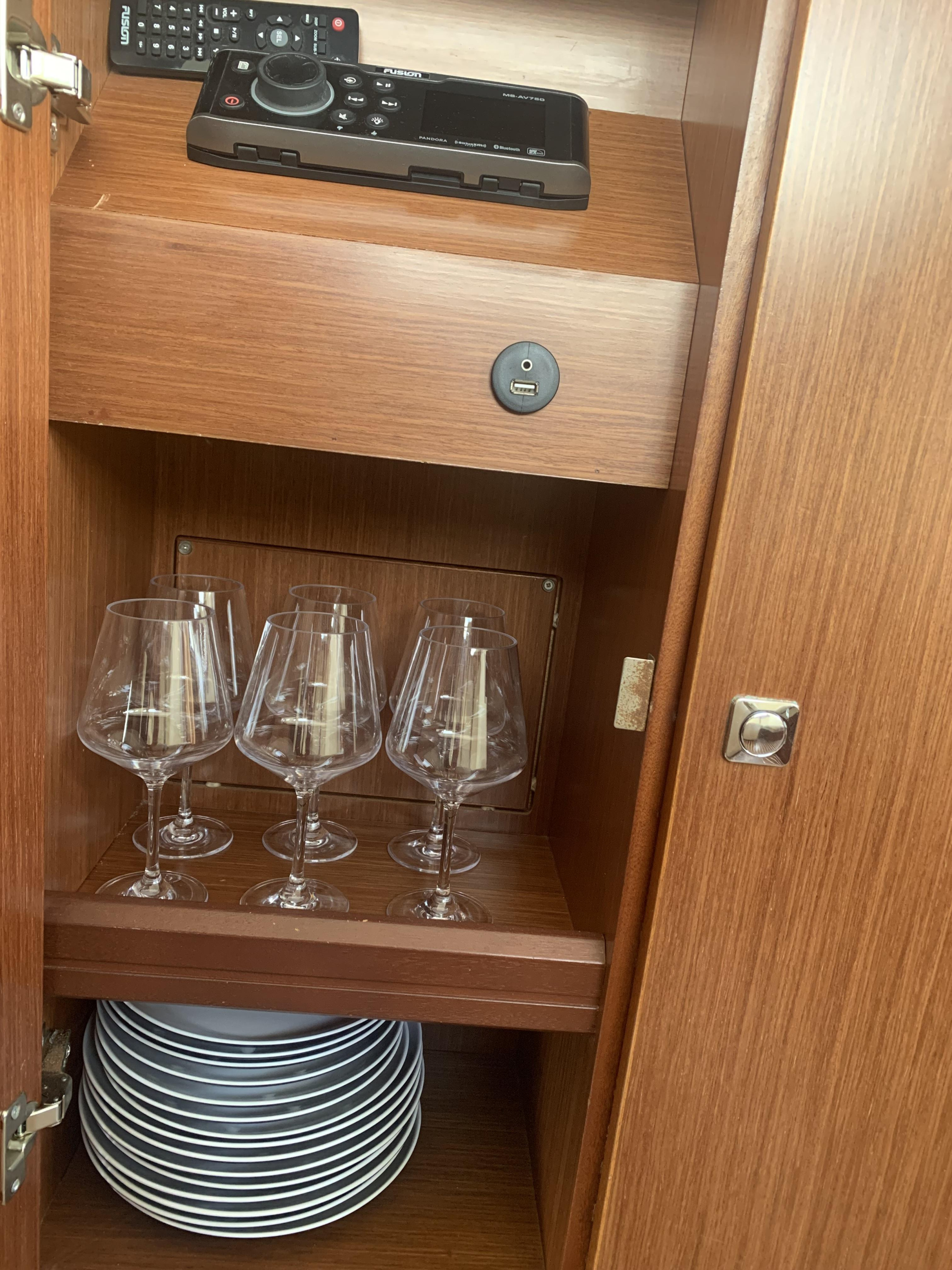 Bavaria Virtess 420 Fly — photo 24