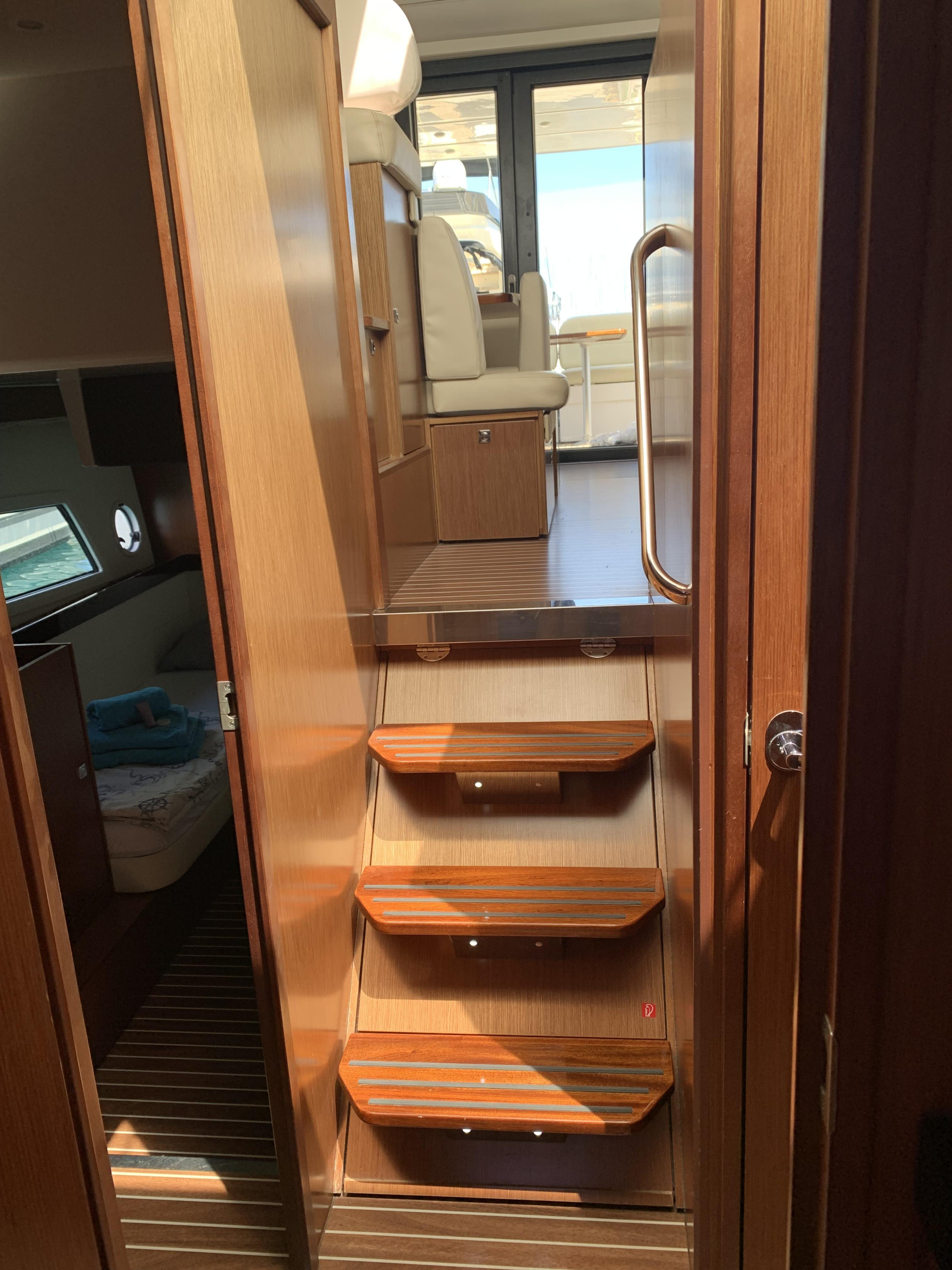 Bavaria Virtess 420 Fly — photo 25