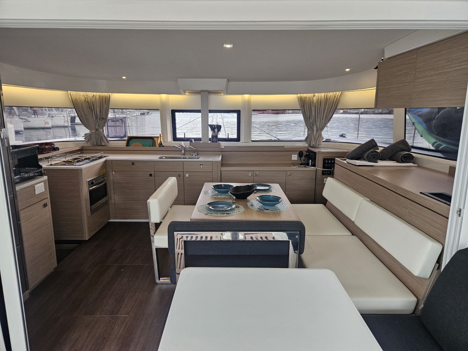 Lagoon 43 — photo 19