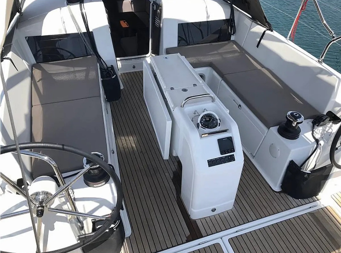 Sun Odyssey 440 (4 cab) — photo 4