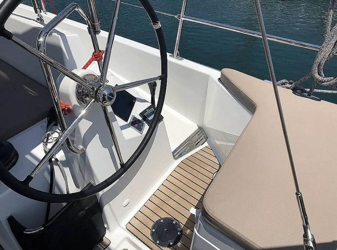Sun Odyssey 440 (4 cab) — photo 10