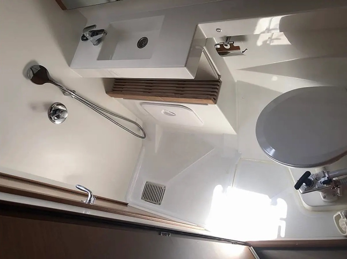 Sun Odyssey 440 (4 cab) — photo 3