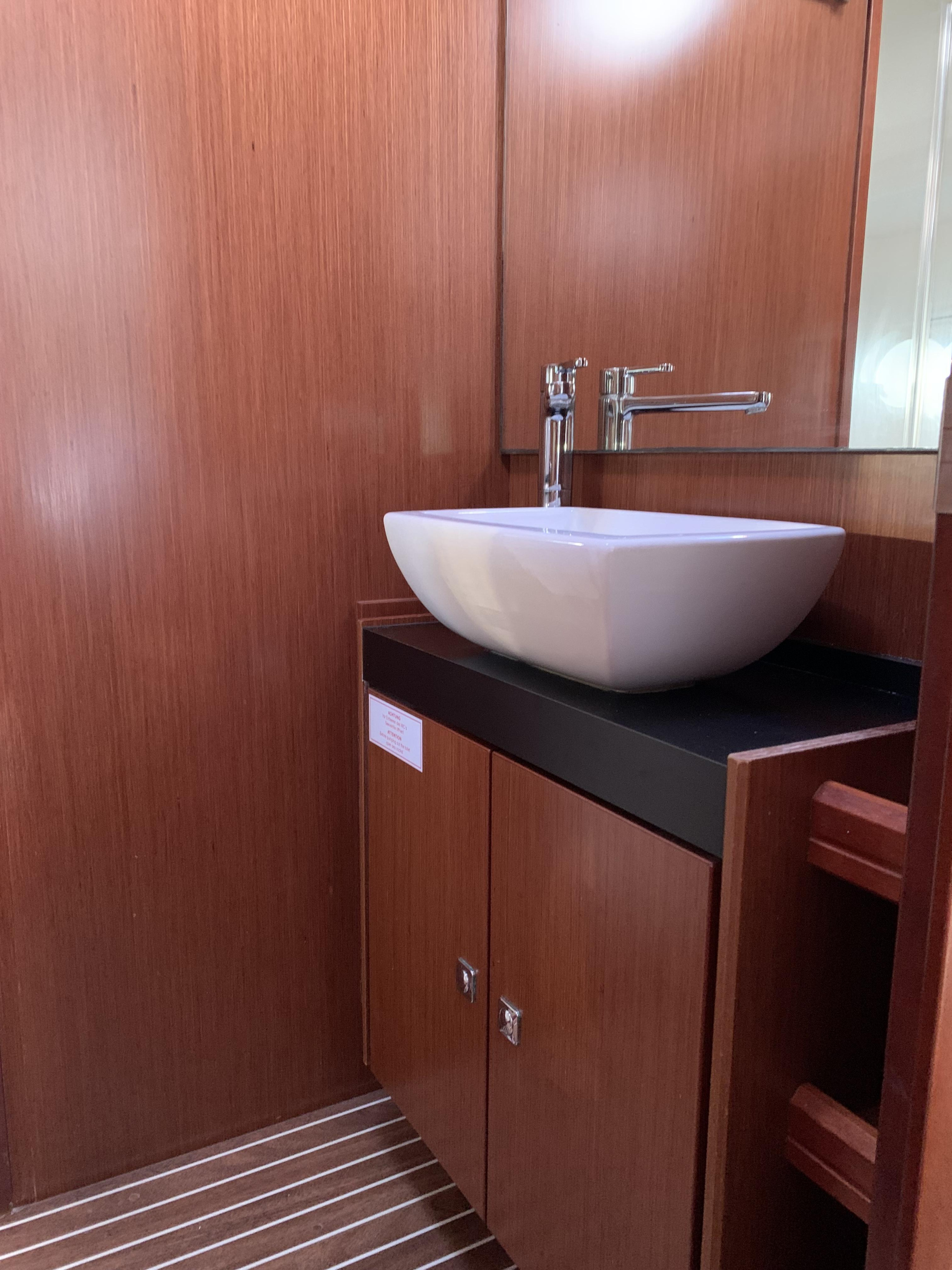 Bavaria Virtess 420 Fly — photo 26