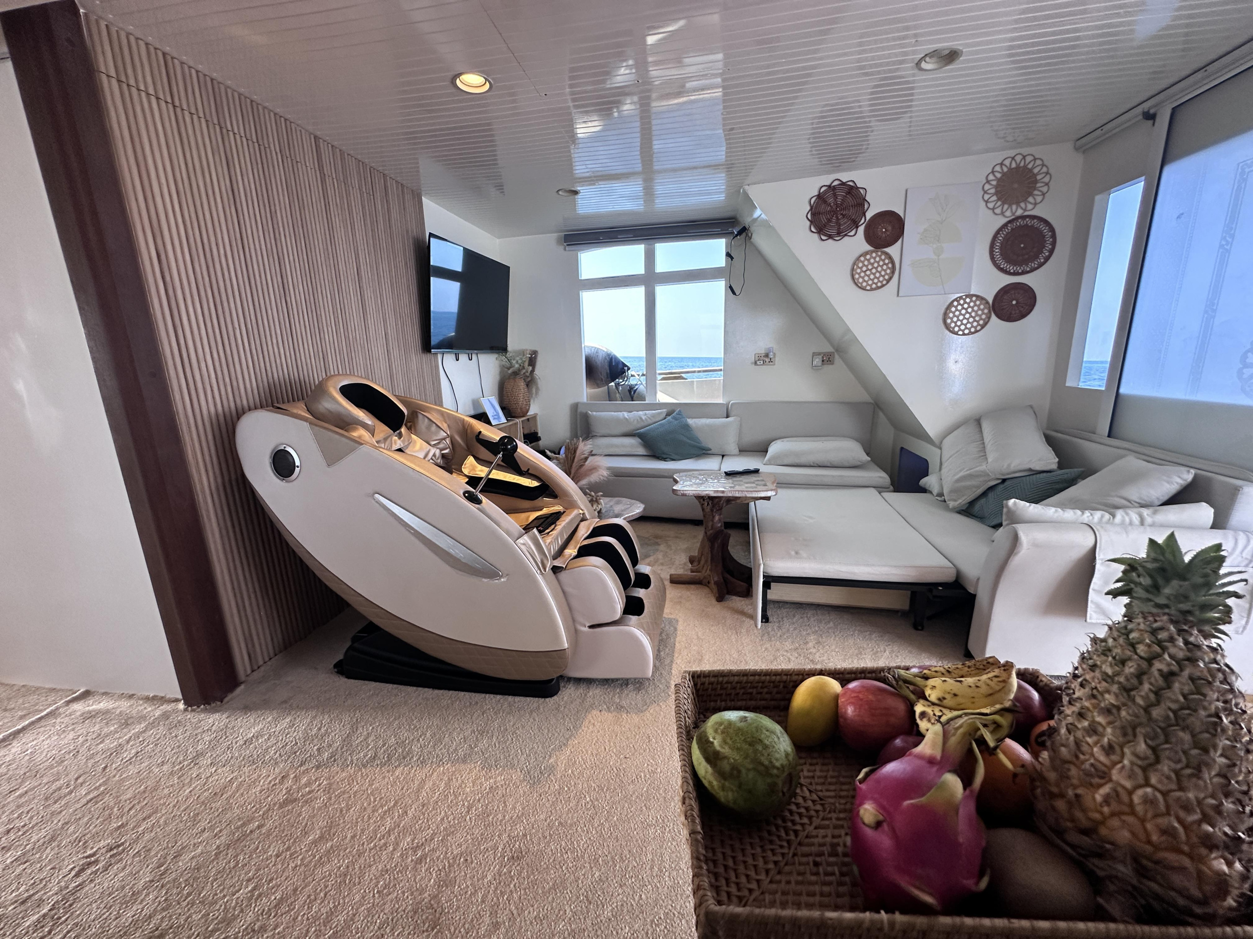 Custom build motoryacht — photo 45