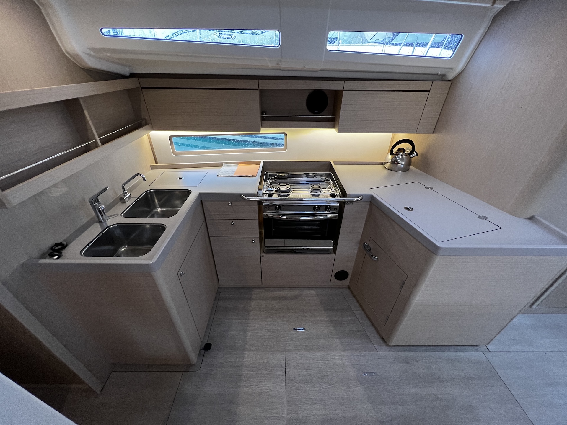 Oceanis 40.1 — photo 10