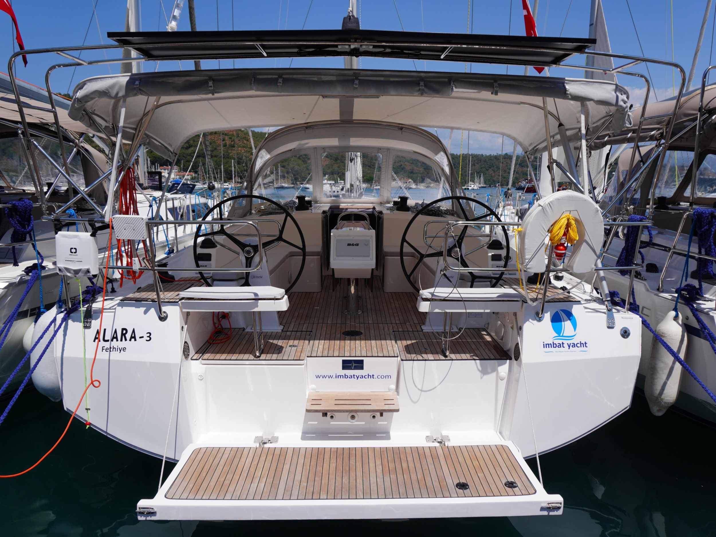 Bavaria C42 — photo 1