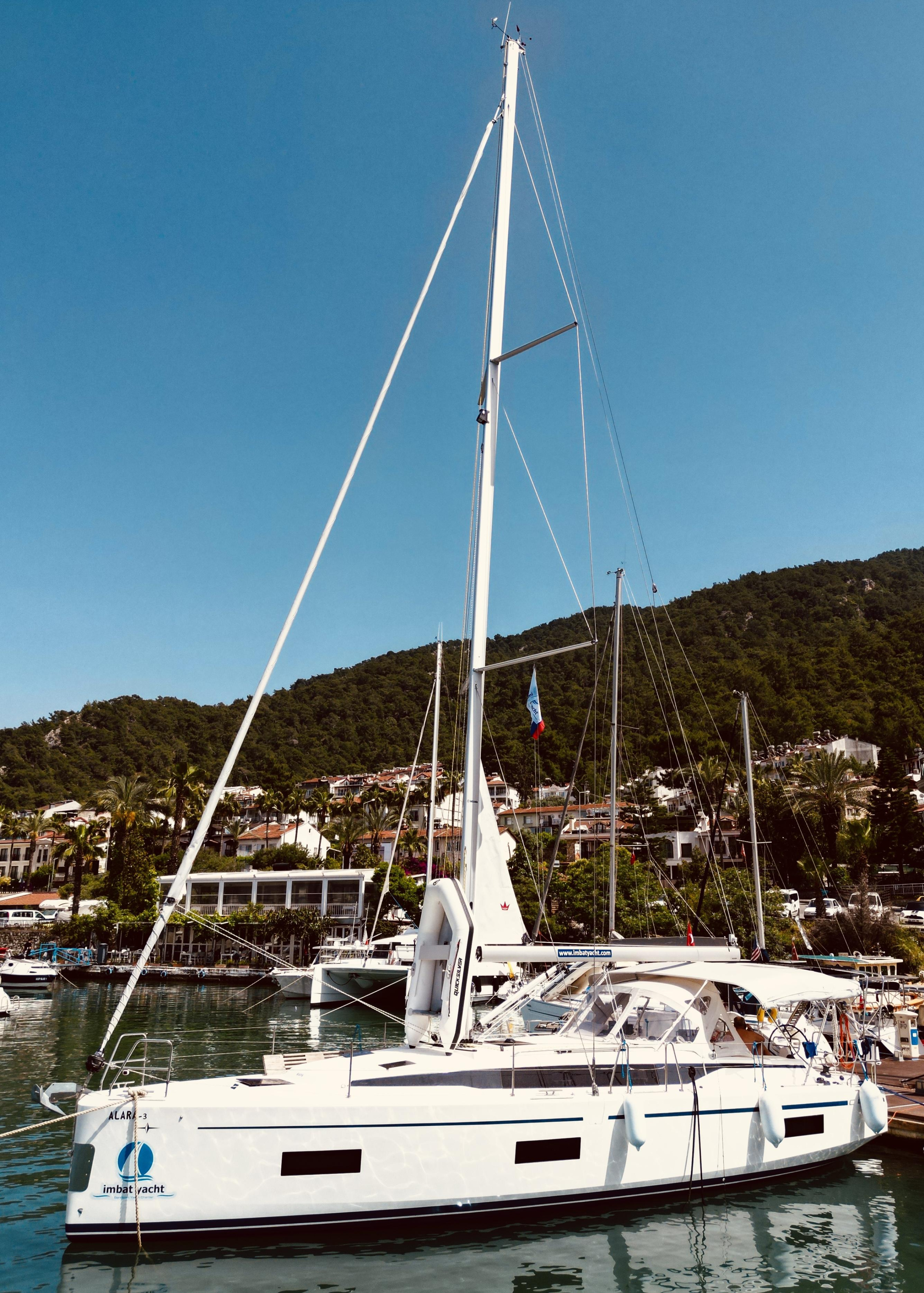 Bavaria C42 — photo 28
