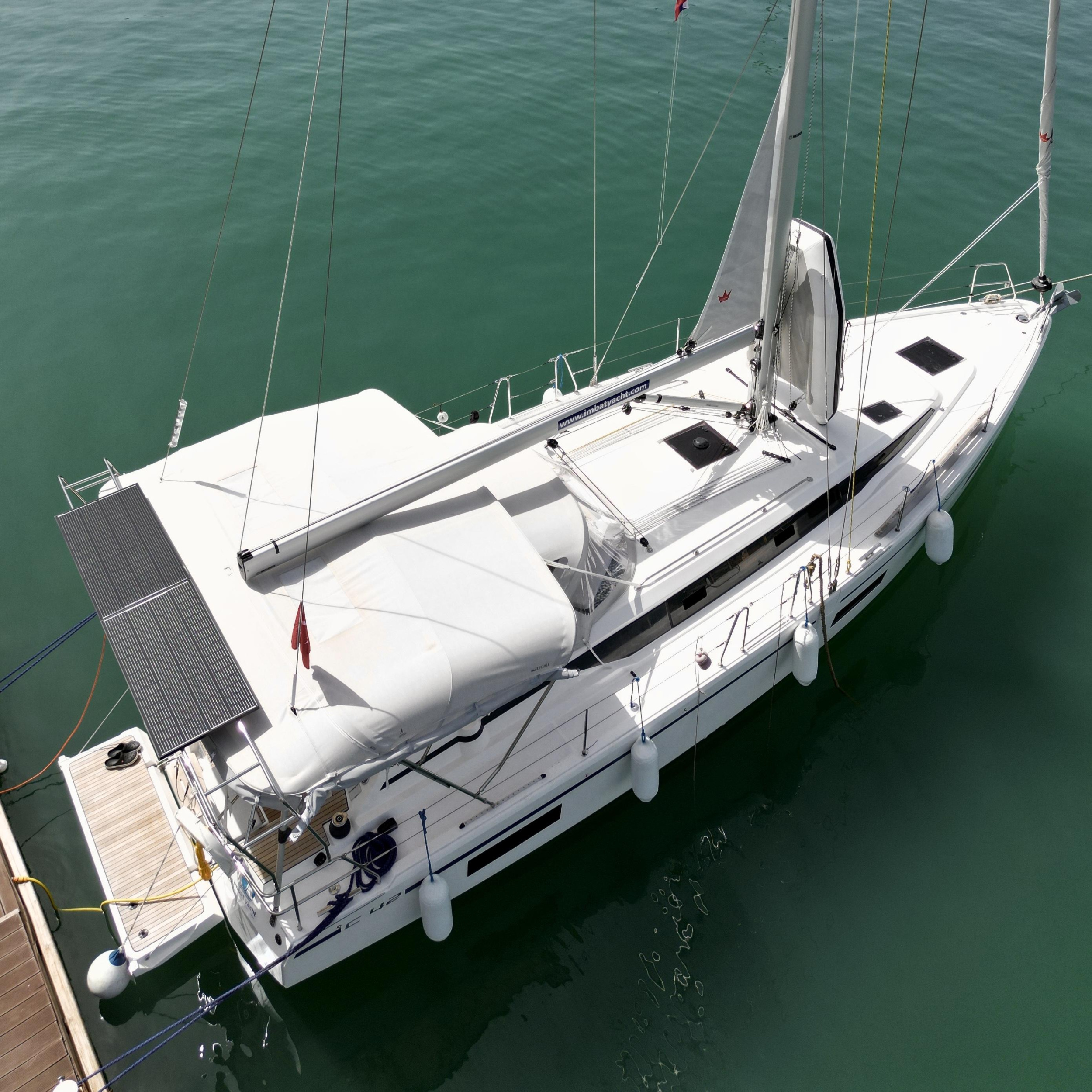 Bavaria C42 — photo 20
