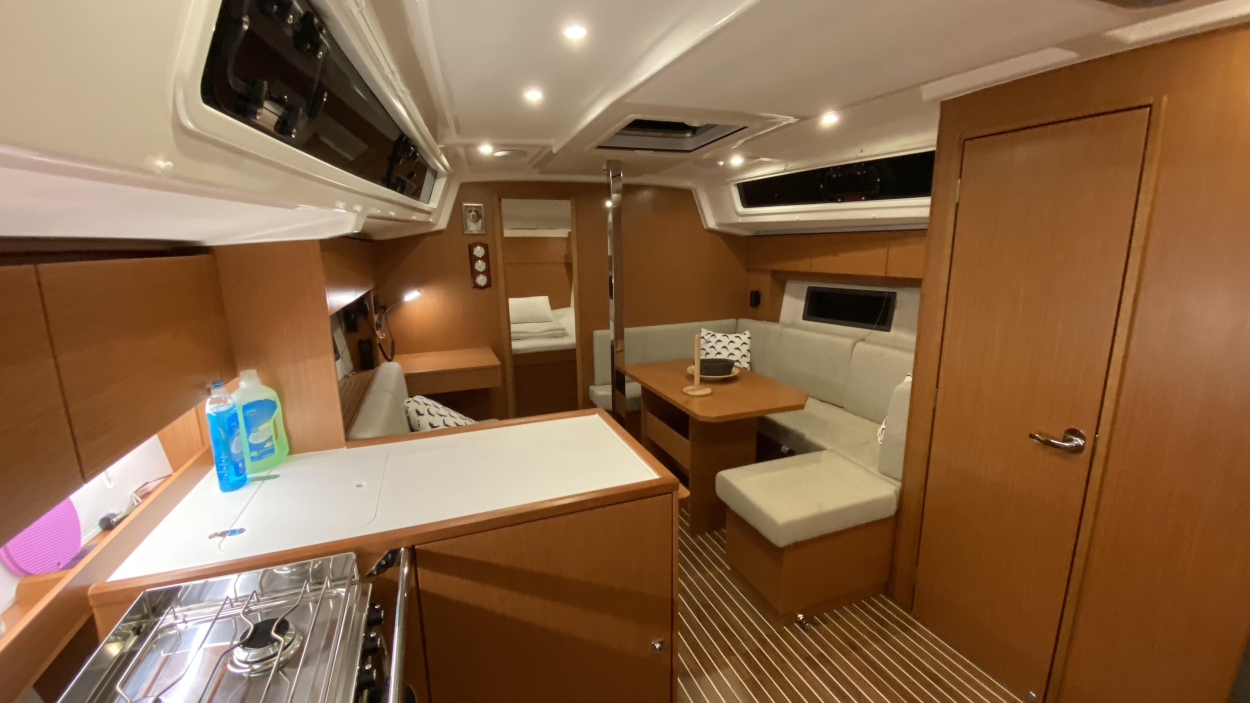 Bavaria C38 — photo 5
