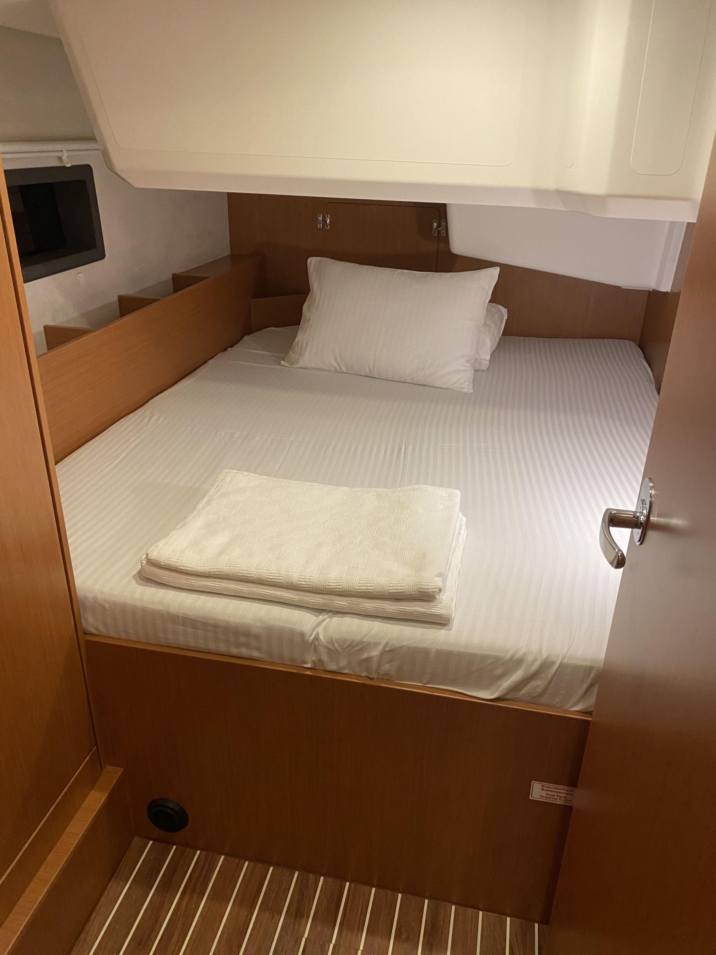 Bavaria C38 — photo 15