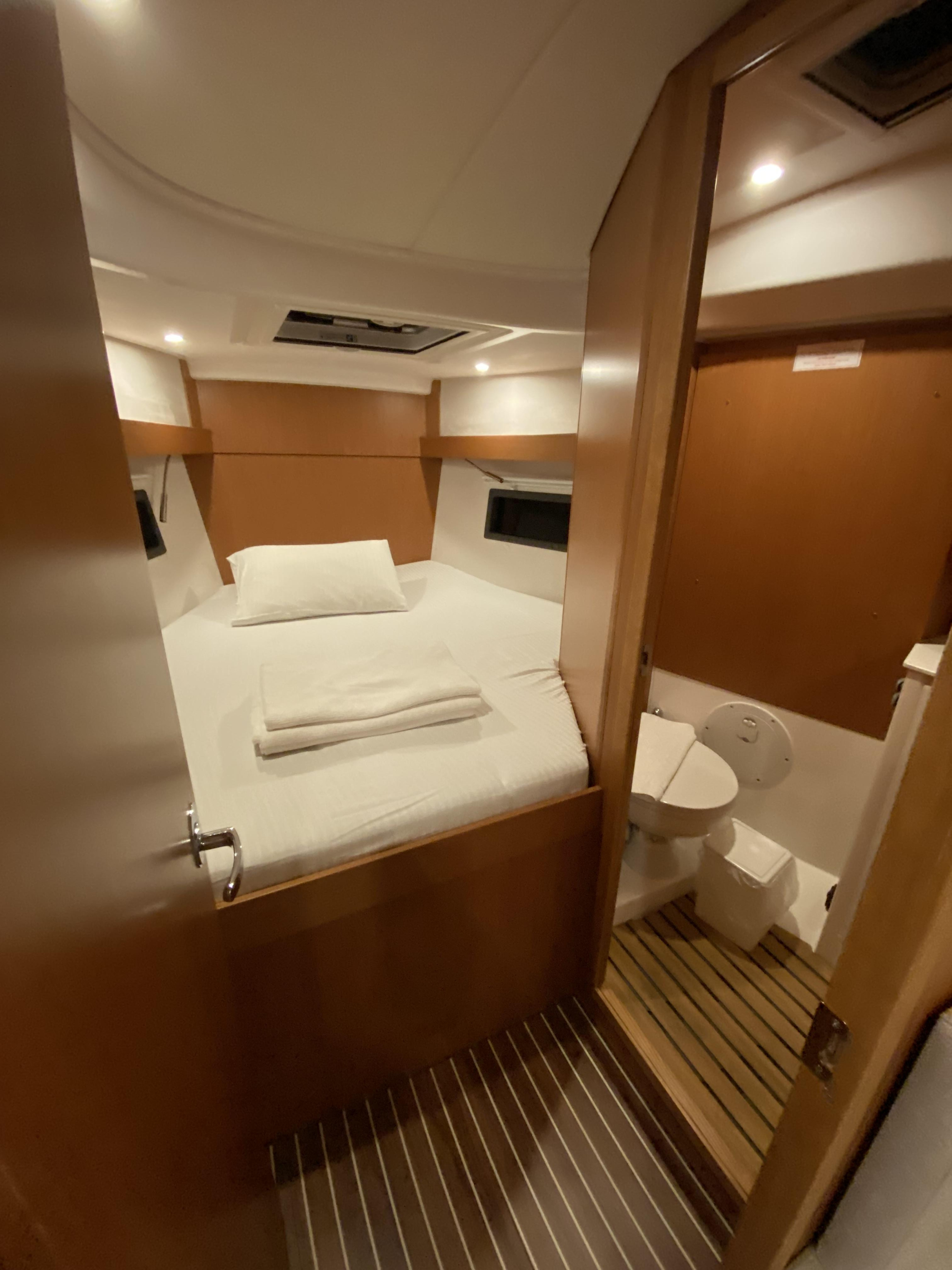 Bavaria C38 — photo 18