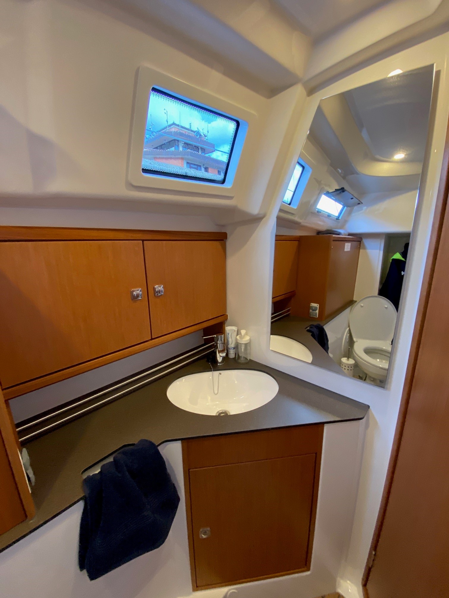 Bavaria 34 Cruiser — photo 13