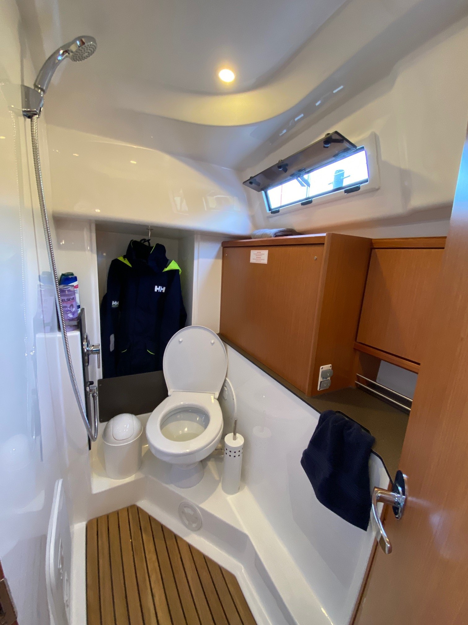 Bavaria 34 Cruiser — photo 3