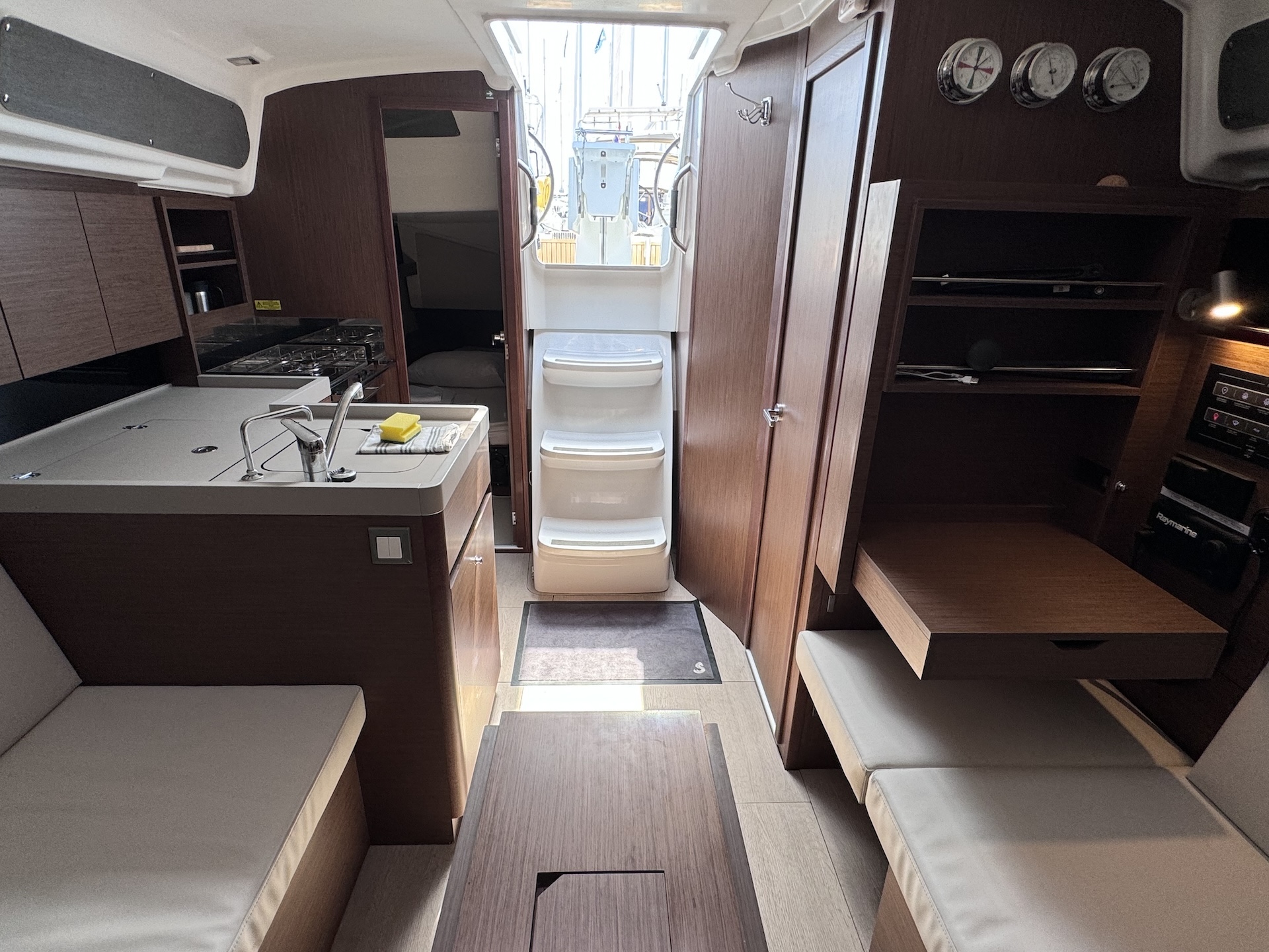 Oceanis 34.1 — photo 10
