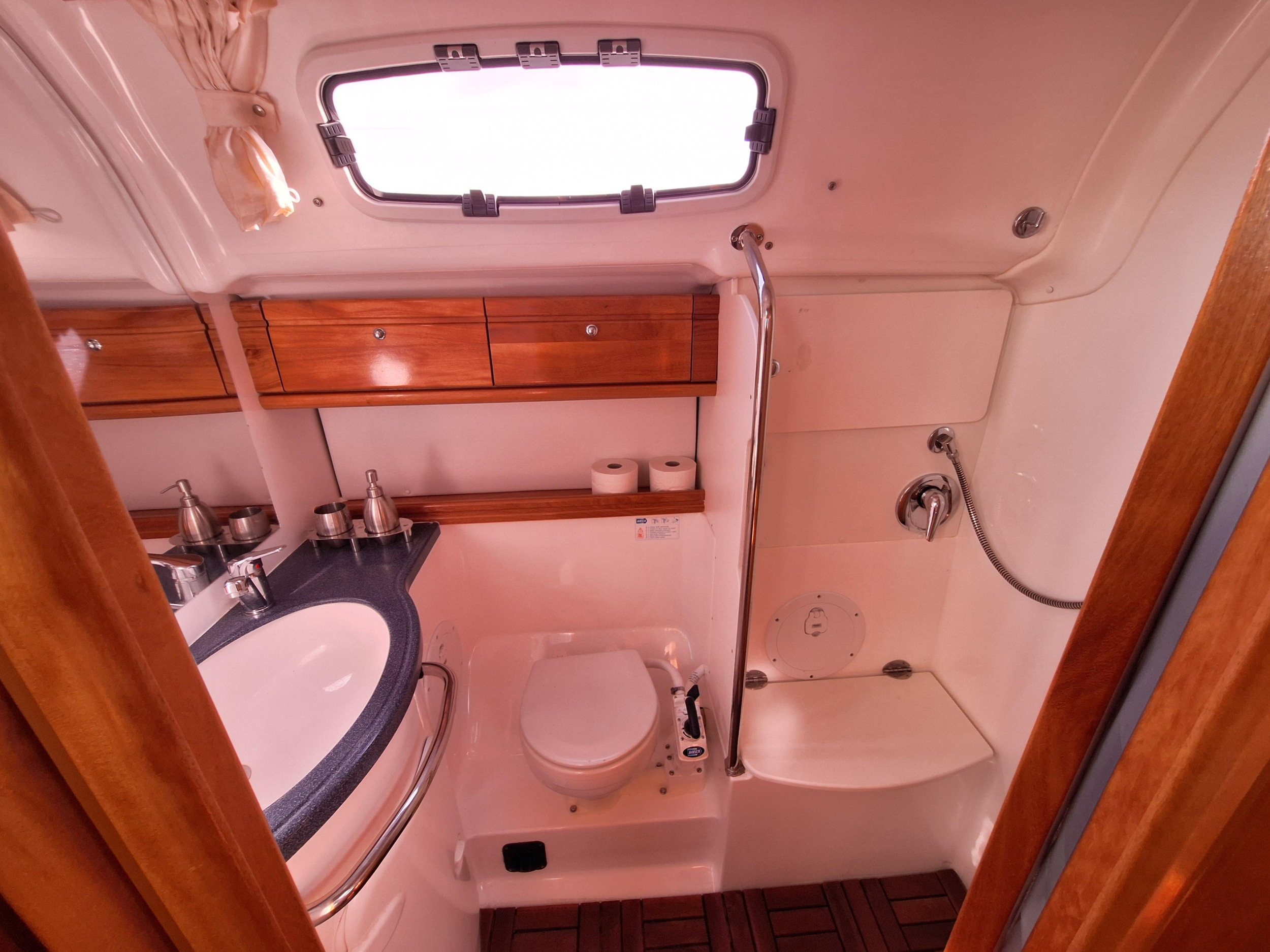 Bavaria 39 Cruiser — photo 3
