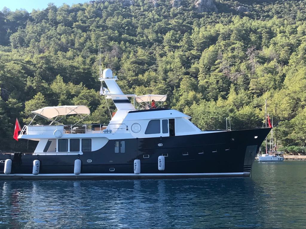 Trawler 77 — photo 1