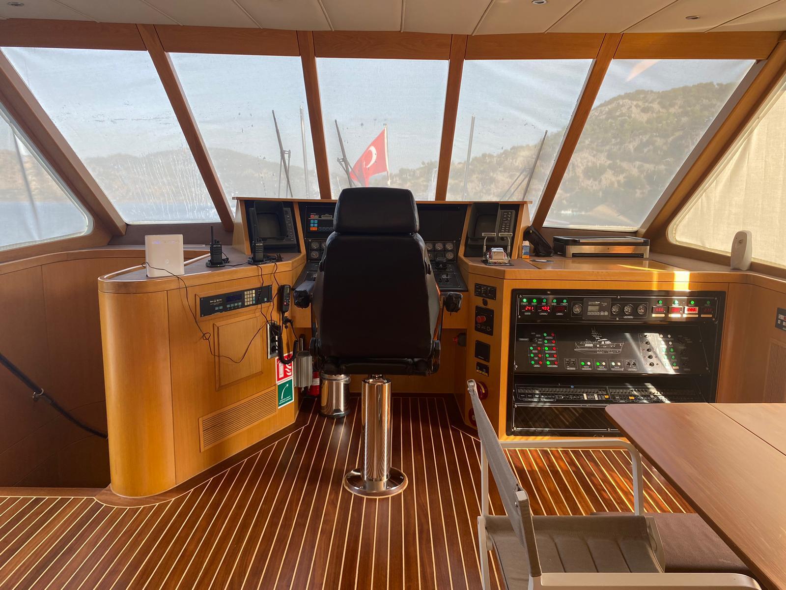 Trawler 77 — photo 11