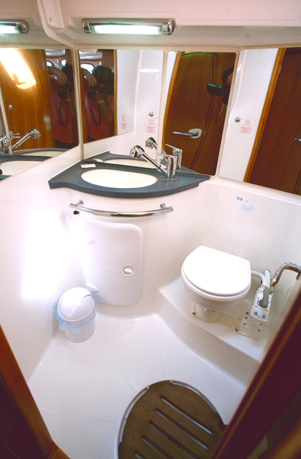 Bavaria 46 Cruiser — photo 11