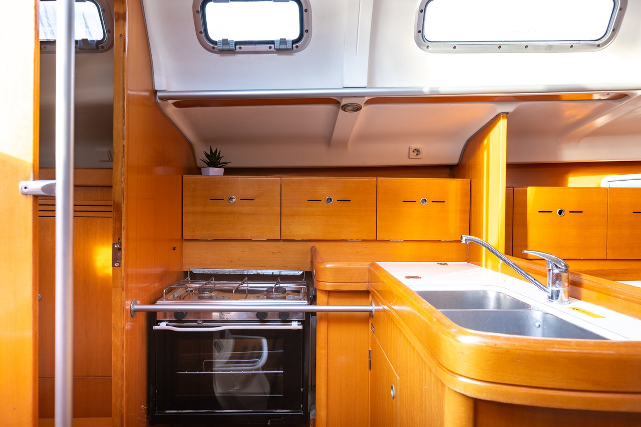 First 40.7 — photo 4