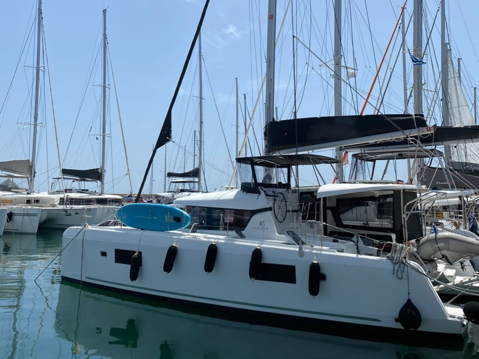 Lagoon 42 — photo 1