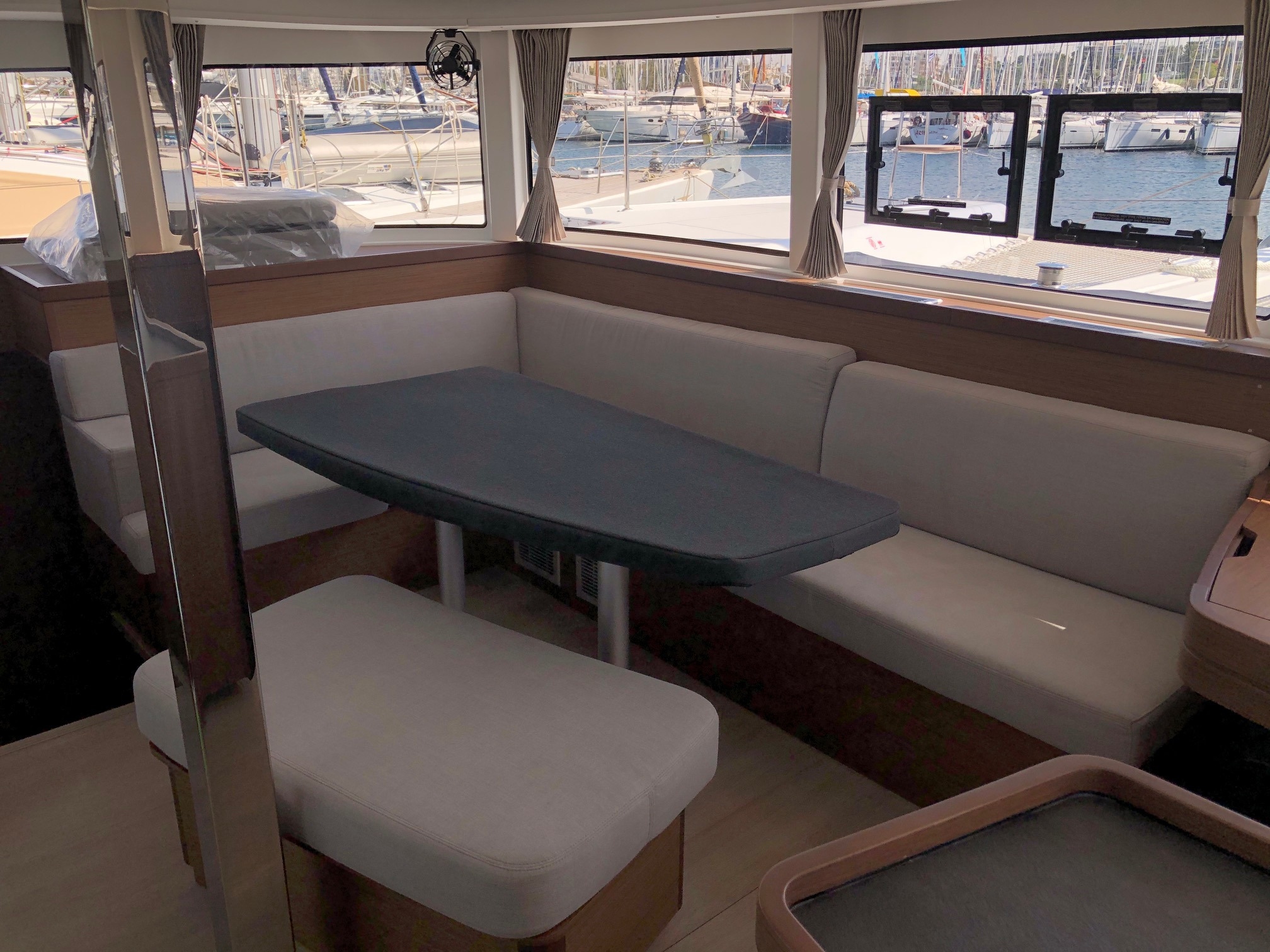 Lagoon 42 — photo 10