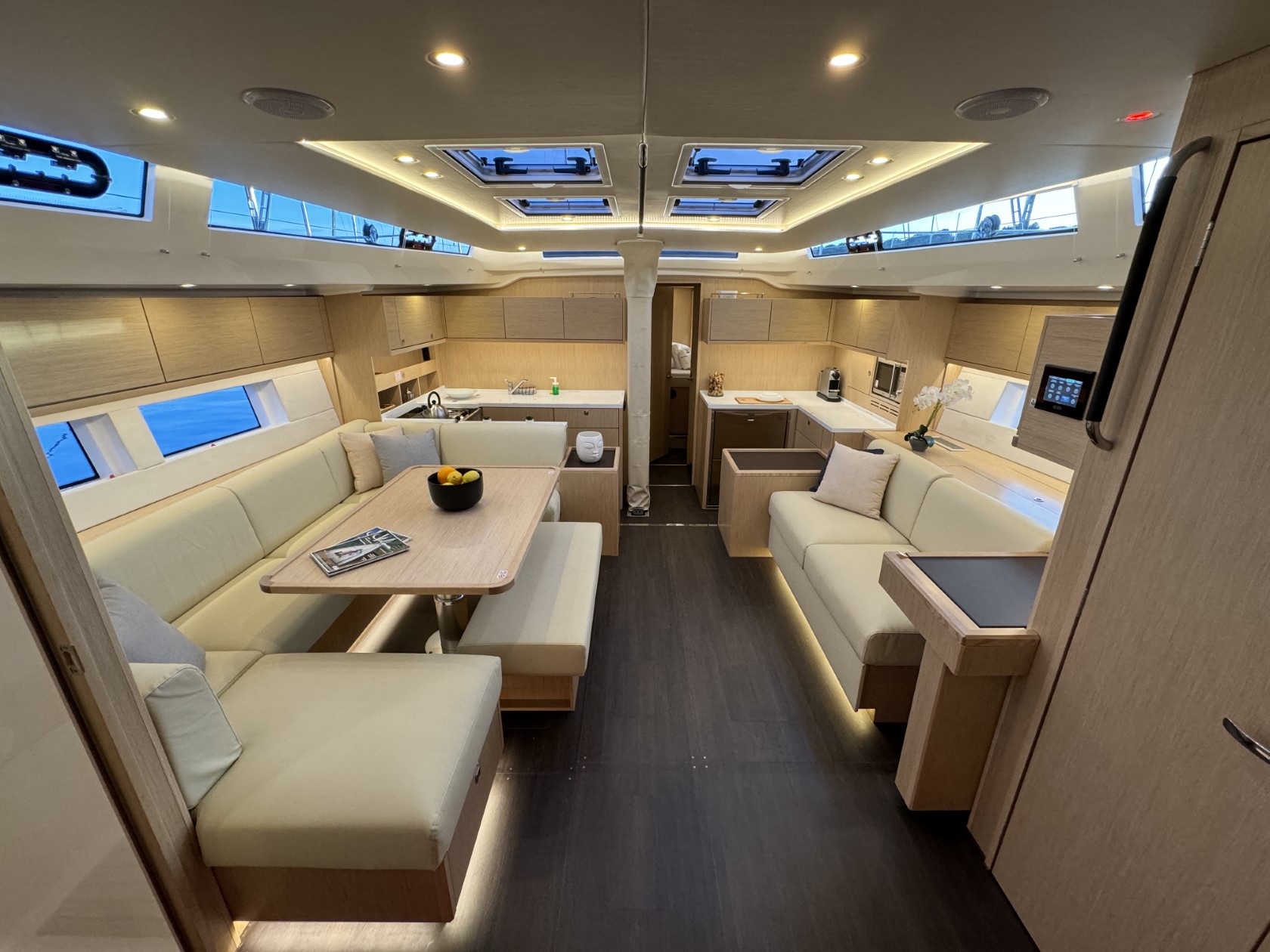 Bavaria C57 Style — photo 14