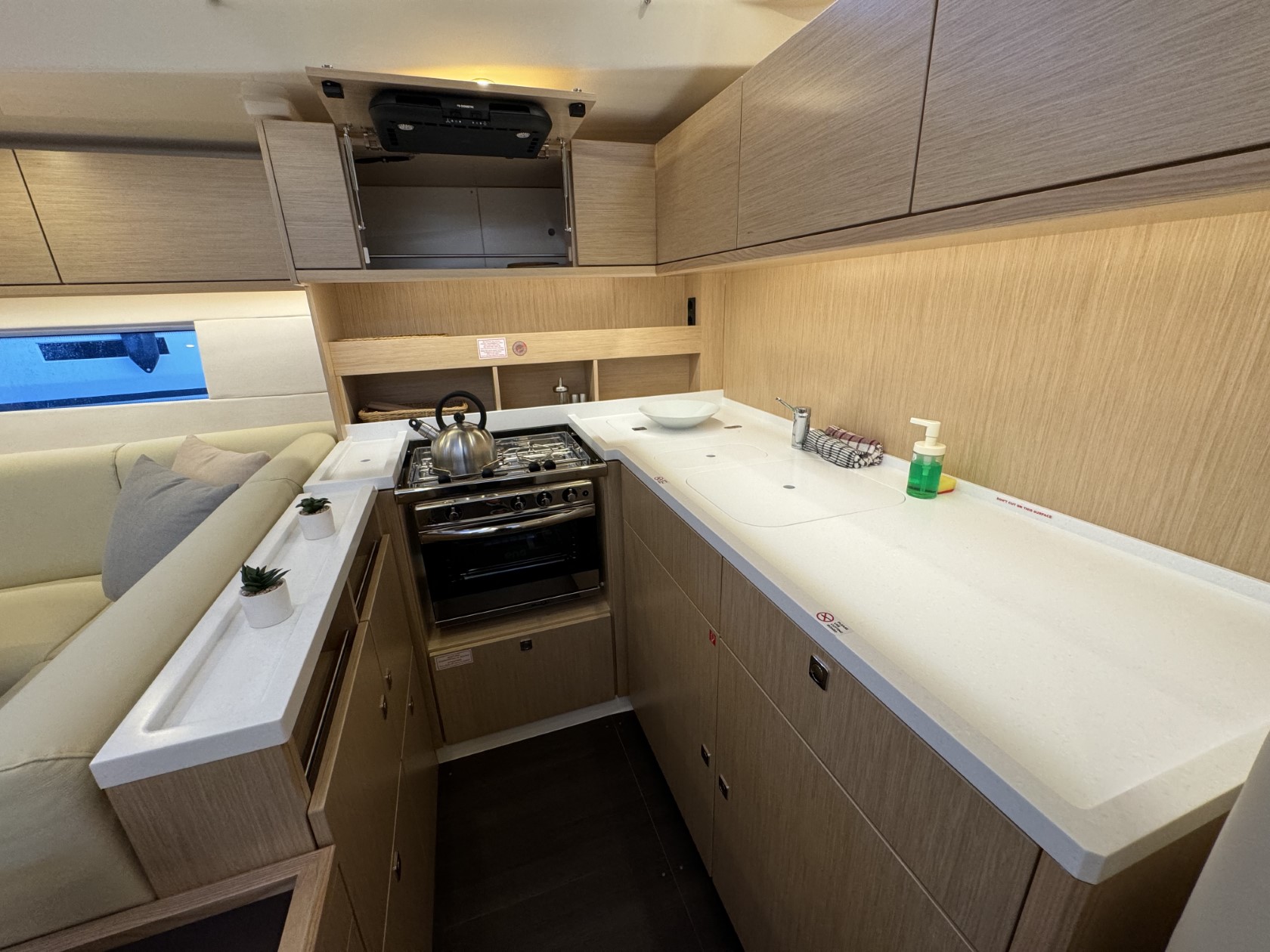 Bavaria C57 Style — photo 33