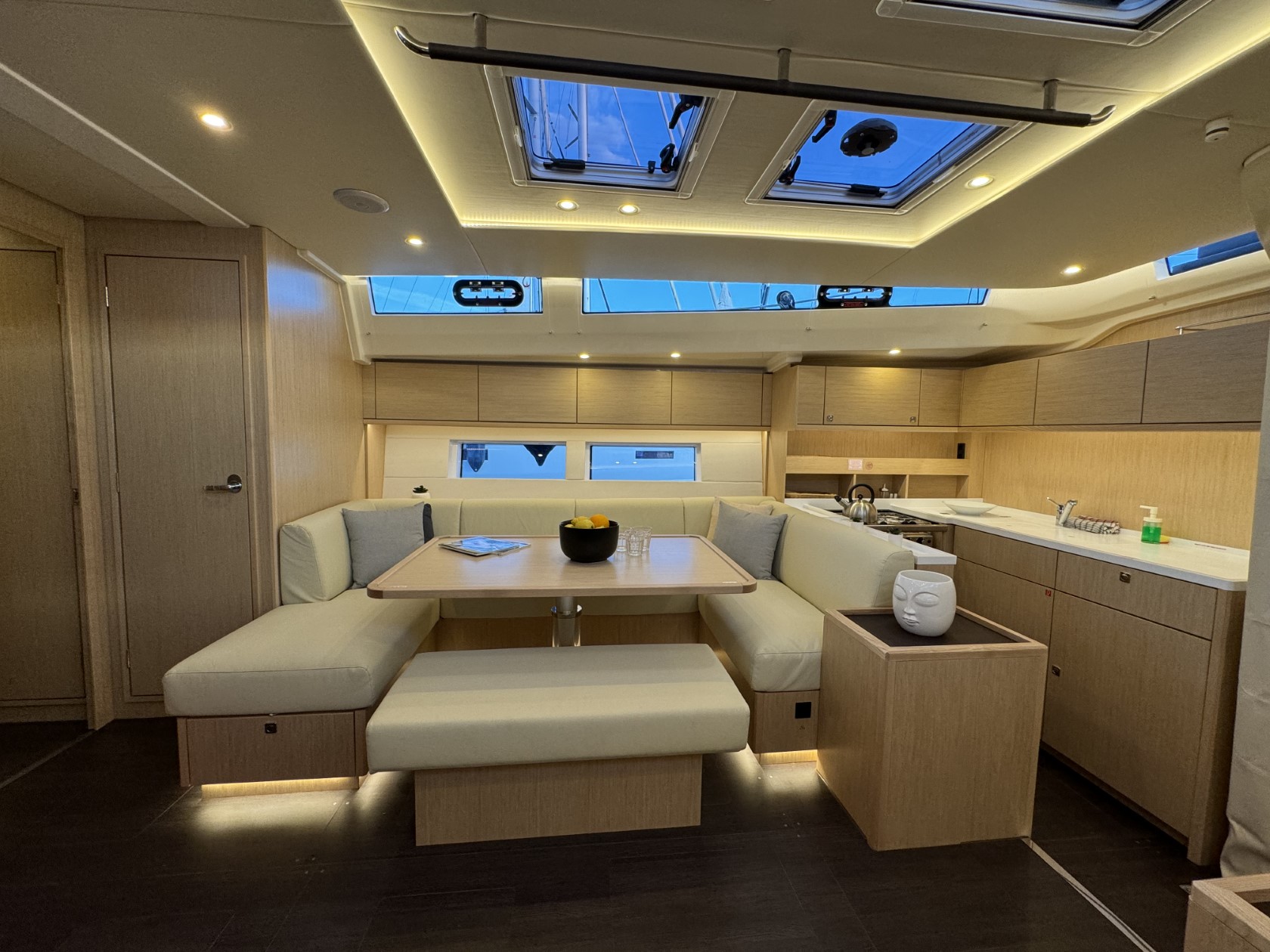 Bavaria C57 Style — photo 24