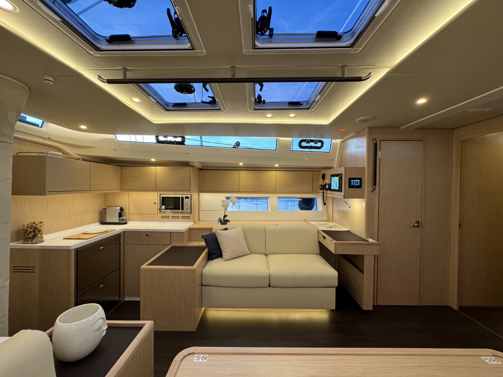 Bavaria C57 Style — photo 44